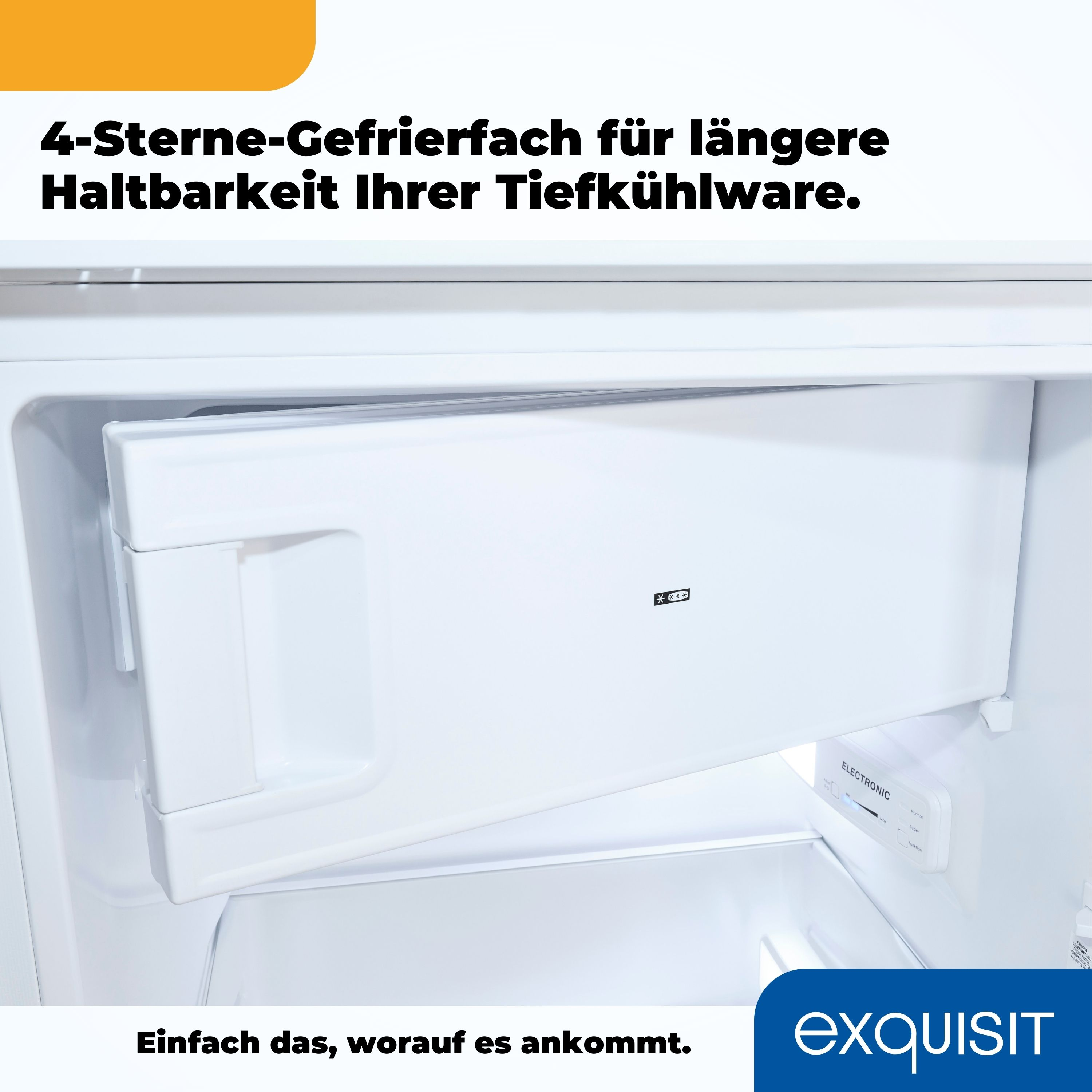 Weiße Gefrierfach in einem Kühlschrank, mit einer leicht geöffneten weißen Tür.