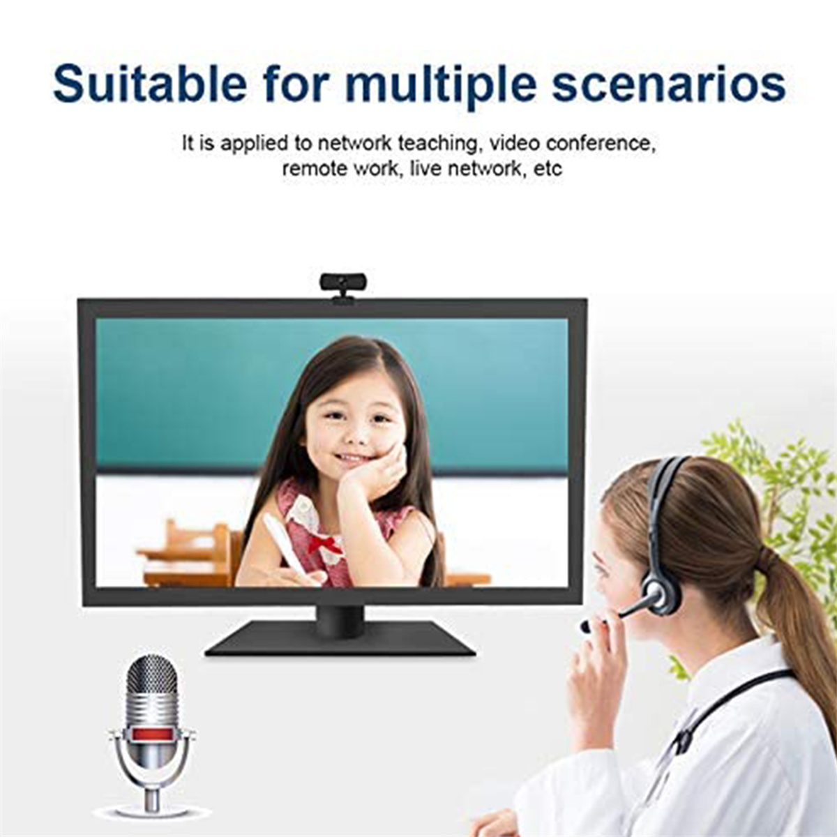 Ein Monitor zeigt ein Mädchen, mit einer Webcam oben. Eine Frau trägt ein Headset mit Mikrofon.
