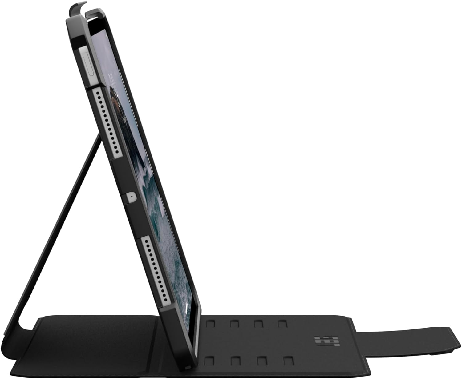 Czarny tablet w czarnym etui, podparty. Ekran pokazuje obraz. Etui jest otwarte.