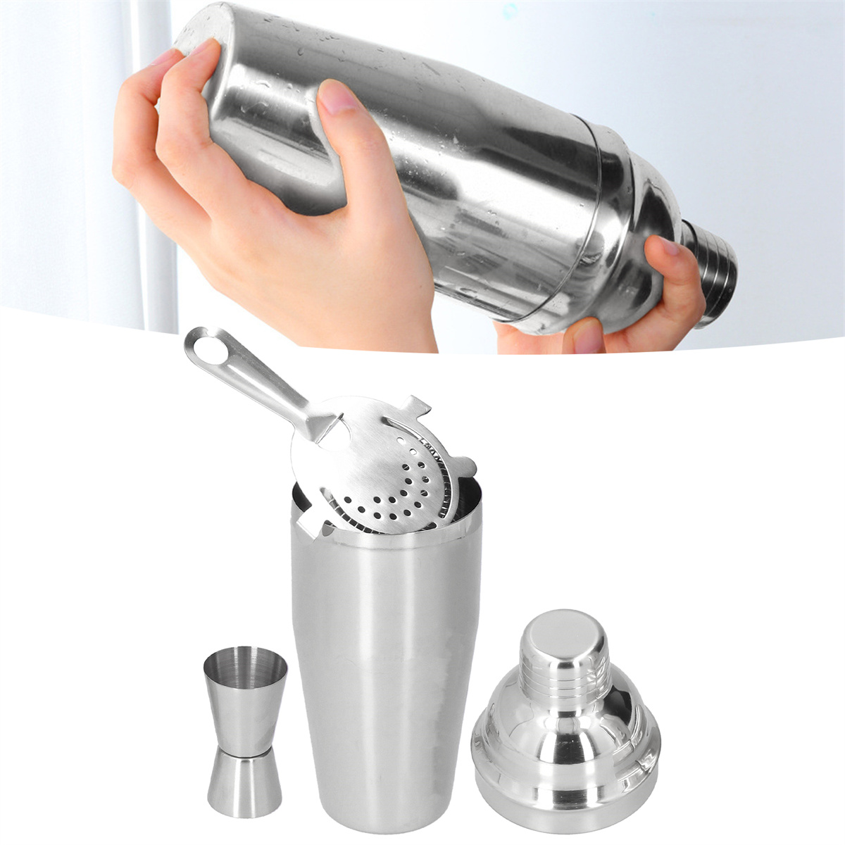 Cocktail-Shaker-Set: Shaker, Sieb, Messbecher und Verschluss. Hände schütteln den Shaker.