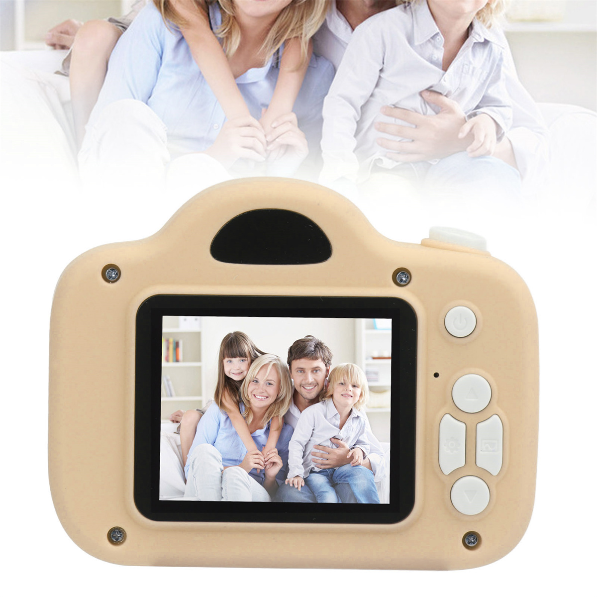 Eine hellbraune digitale Kinderkamera zeigt ein Familienfoto auf ihrem Bildschirm. Zwei Erwachsene und zwei Kinder sind im Bild.