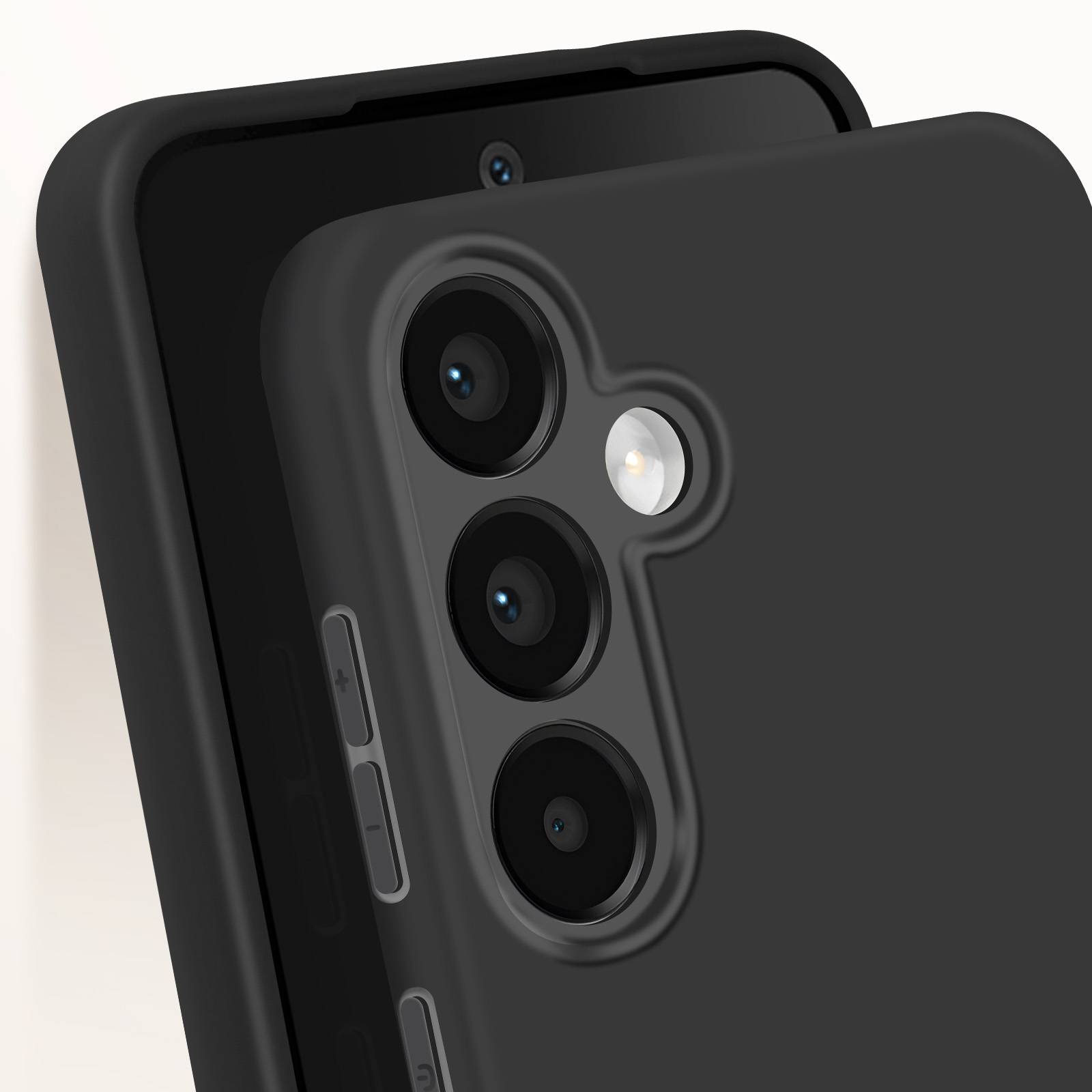 Close-up van een zwarte telefoon met drie camera's. Twee telefoons zijn zichtbaar.