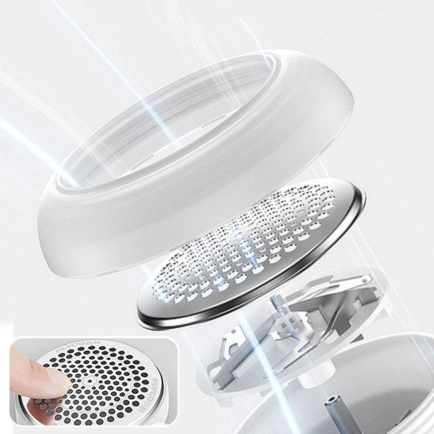 Nahaufnahme eines weißen Objekts mit Metallgitter und einem Finger, der das Gitter berührt.