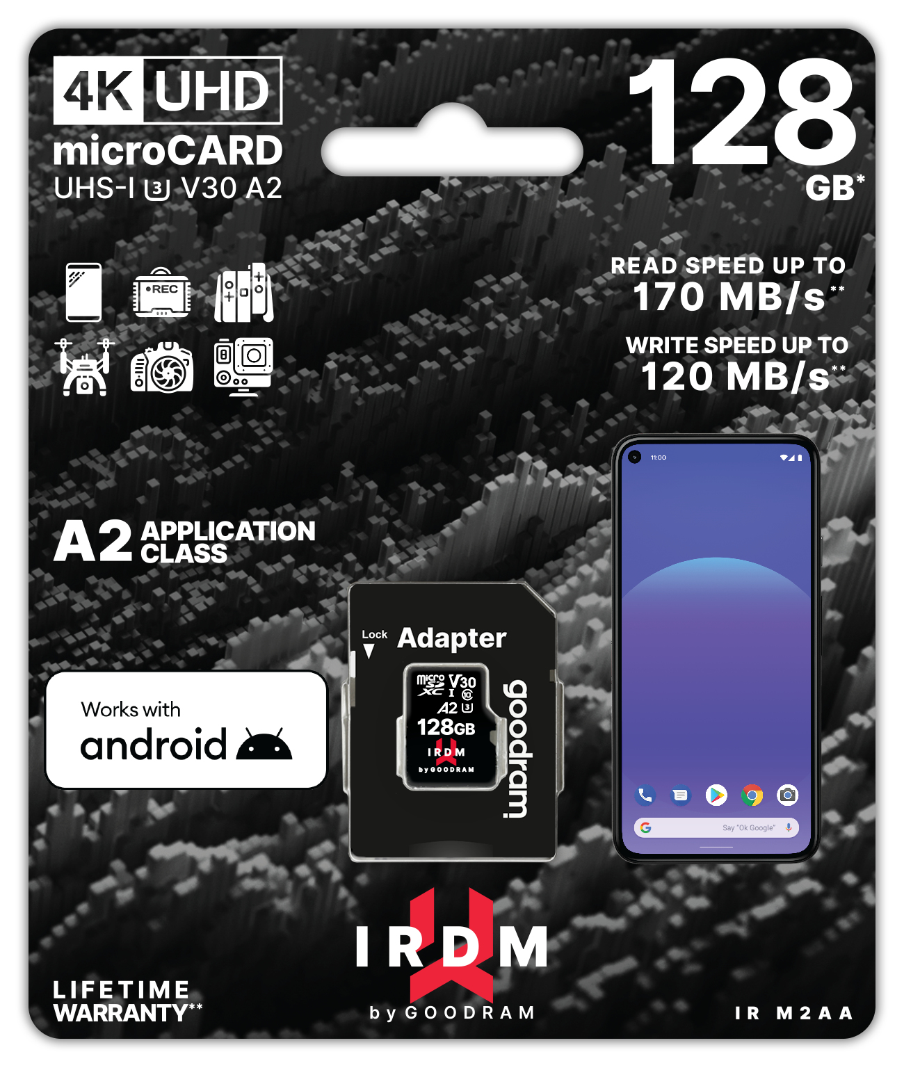 Una scheda MicroSD da 128 GB nella confezione, con un telefono e un adattatore.