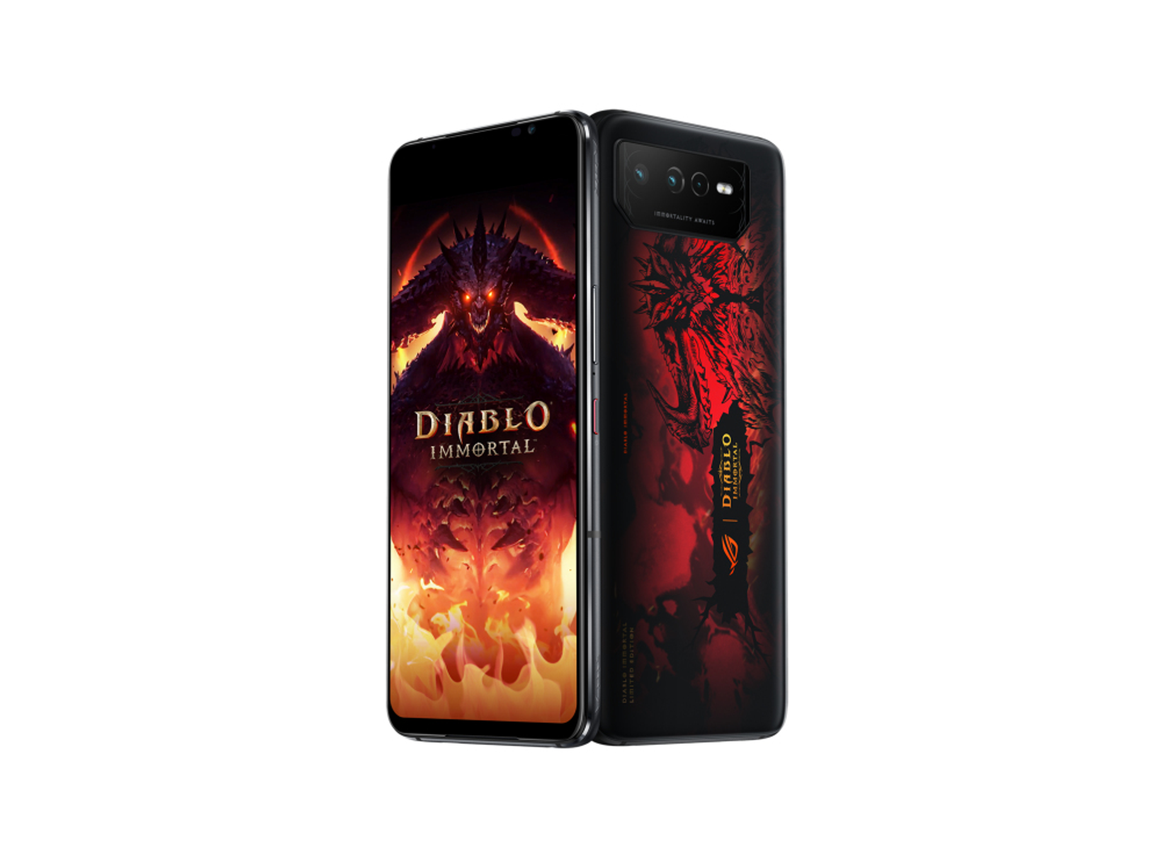 Telefon z grą Diablo Immortal na ekranie. Tył pokazuje czerwoną grafikę i logo.