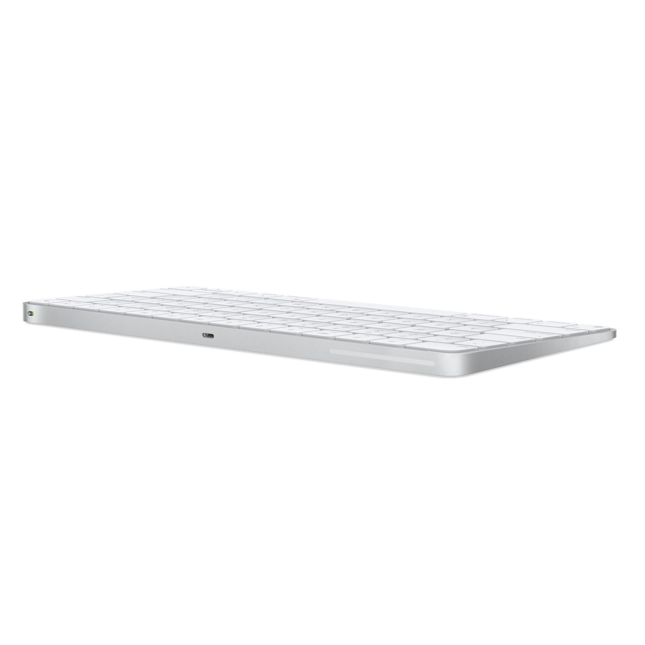 Silberne Tastatur auf weißem Hintergrund. Es hat einen USB-C-Anschluss.