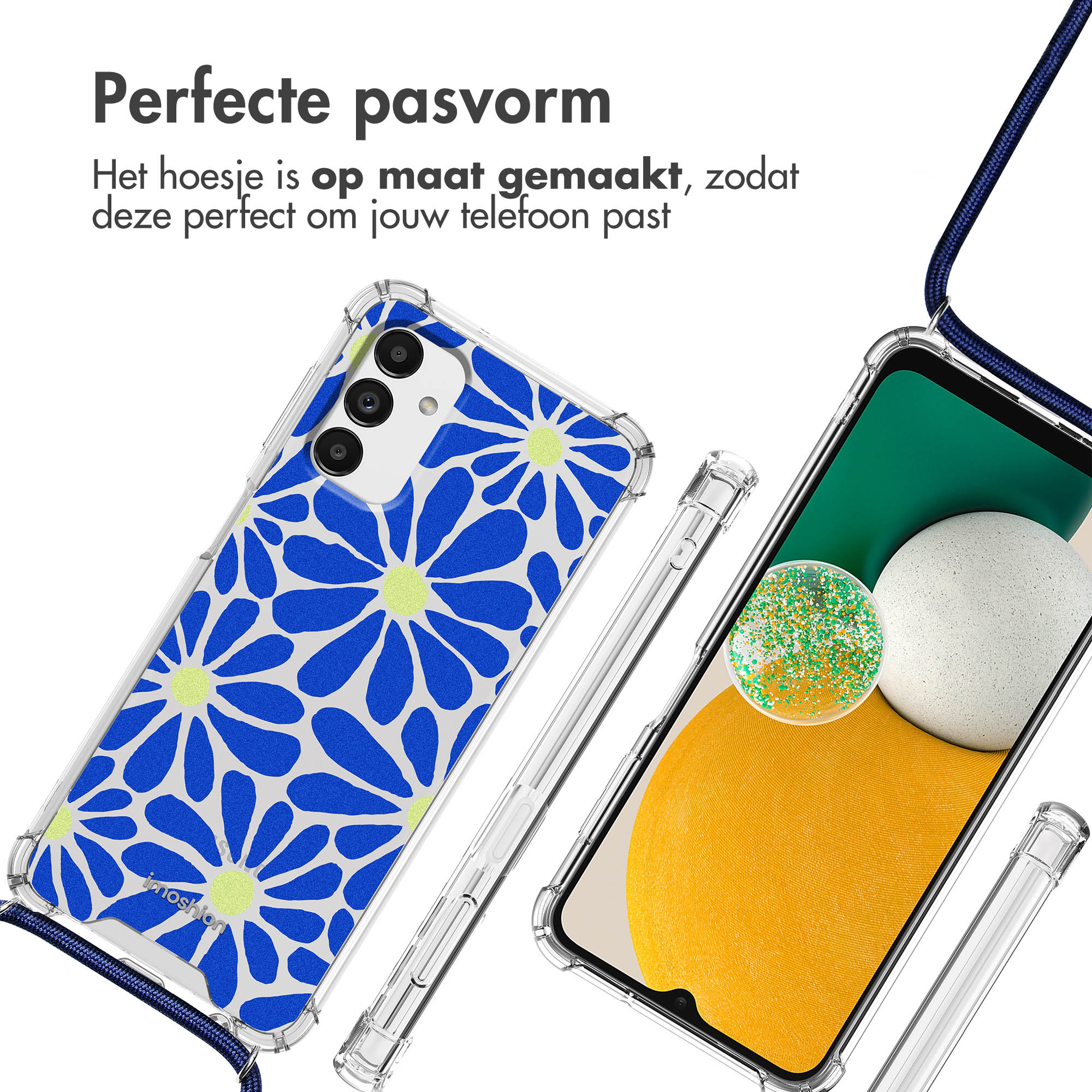 Coque de téléphone transparente à motif floral bleu, avec un téléphone et une lanière.