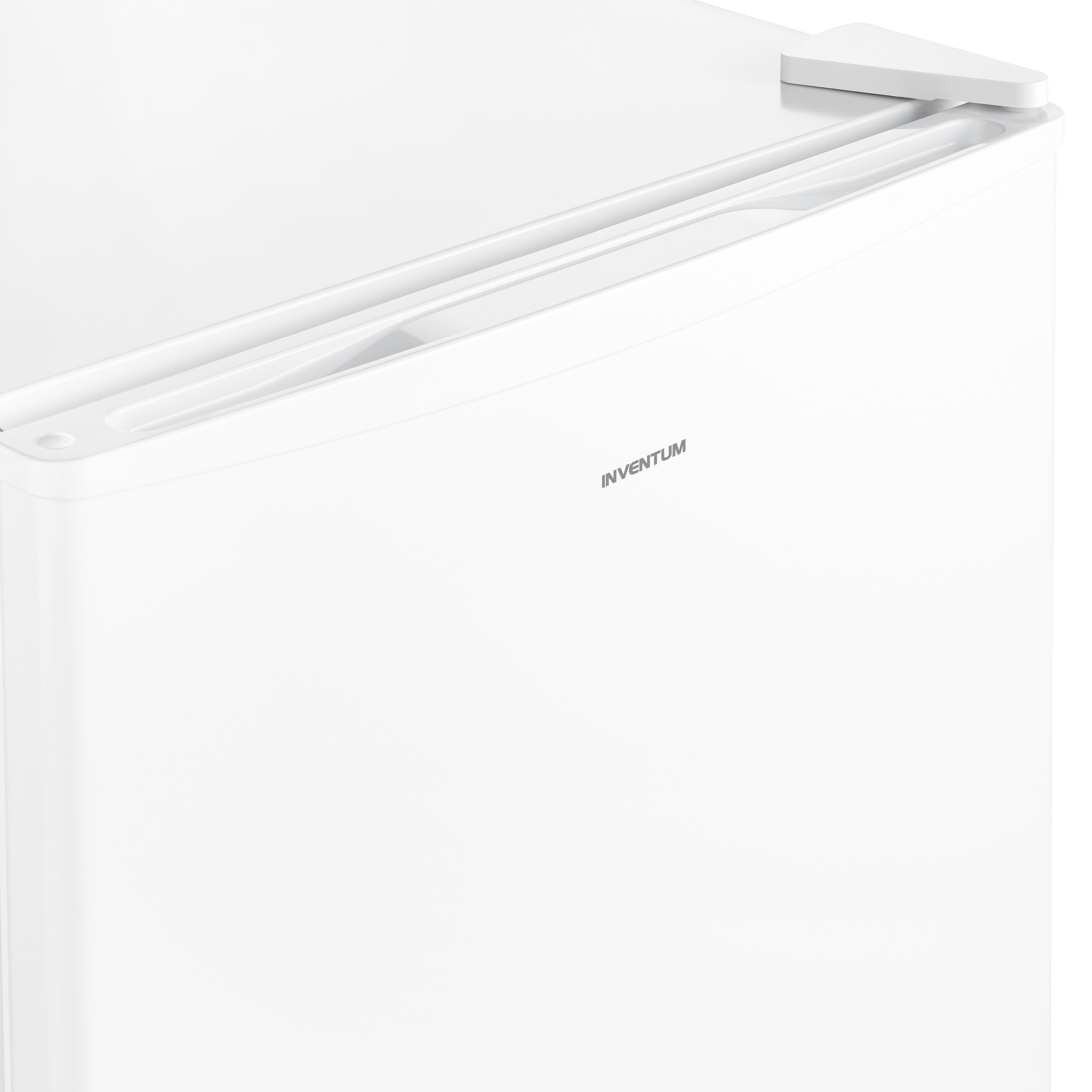 Close-up of a white refrigerator. The brand name 'INVENTUM' is visible on the top.