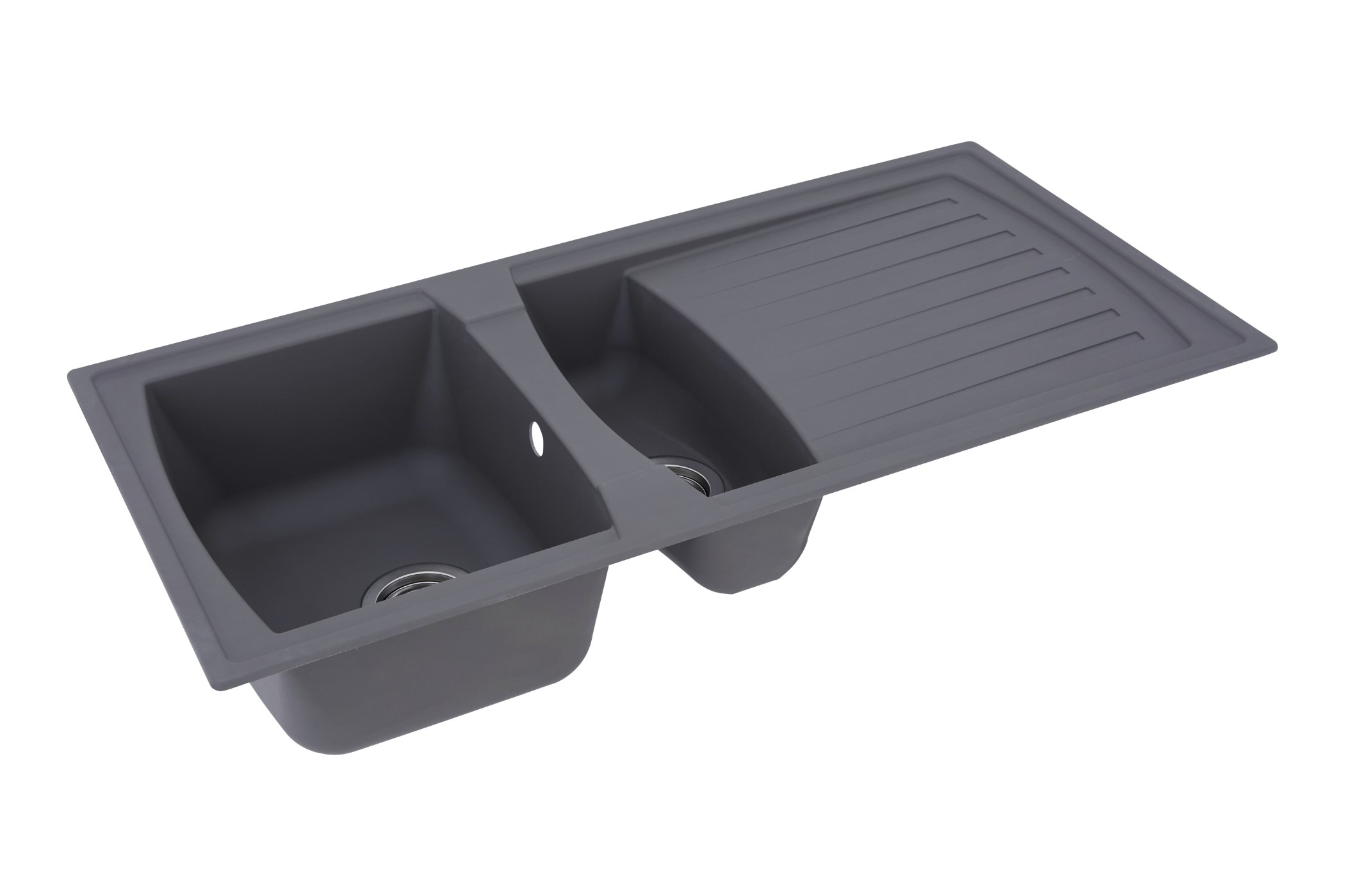 Ein graues Küchenbecken mit zwei Becken und einem Abtropfbrett.