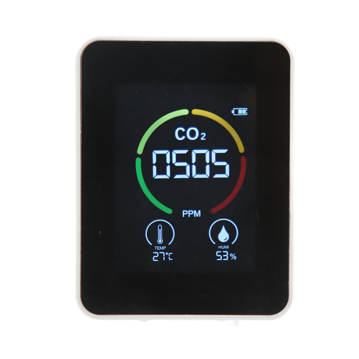 CO2-Monitor zeigt 0505 PPM an. Zeigt Temperatur 27 °C und Luftfeuchtigkeit 53 %. Weißer Hintergrund.