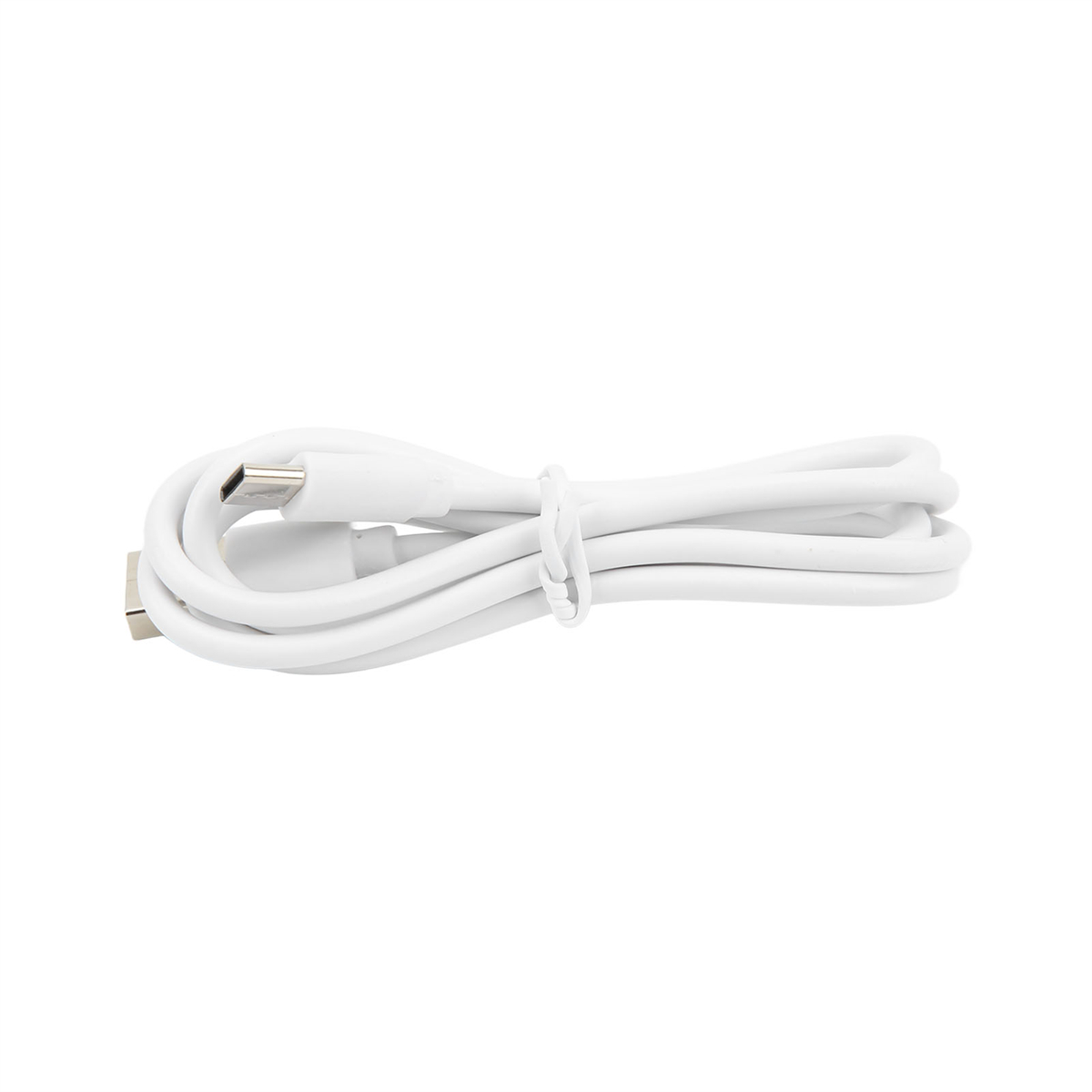 Weißes USB-Ladekabel, aufgerollt und mit einem weißen Riemen gesichert, auf weißem Hintergrund.