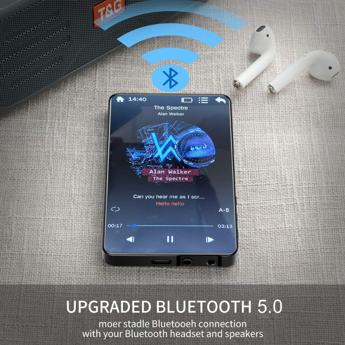 Schwarzer Musikplayer mit Songdetails auf dem Bildschirm, Bluetooth-Symbolen und weißen Ohrhörern.