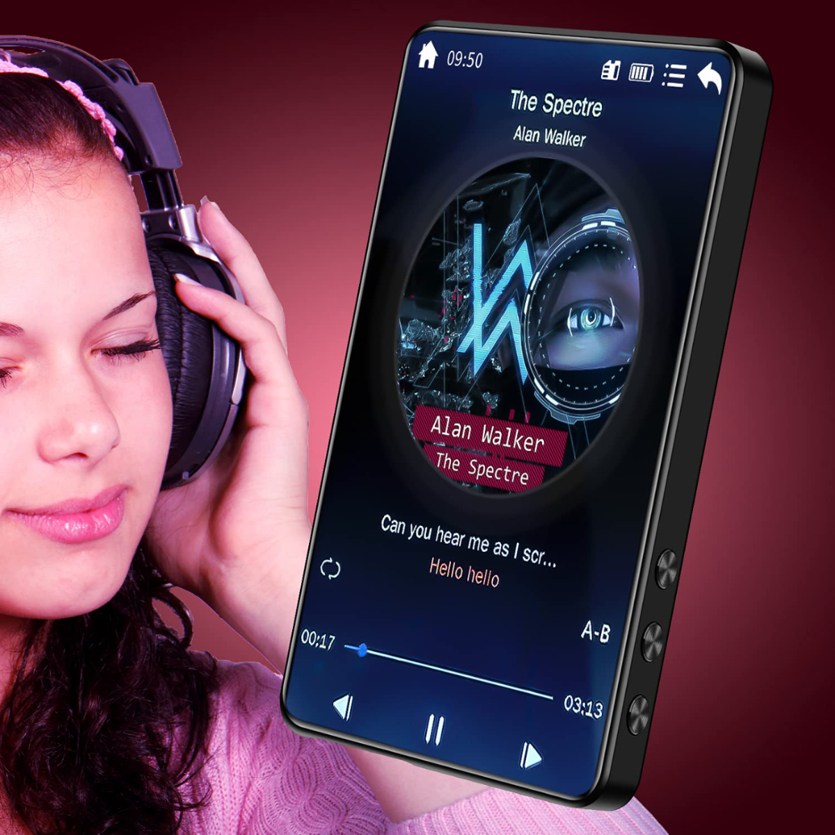 Eine Frau hört Musik mit Kopfhörern, während sie einen schwarzen Musik-Player hält, der Songinformationen anzeigt.