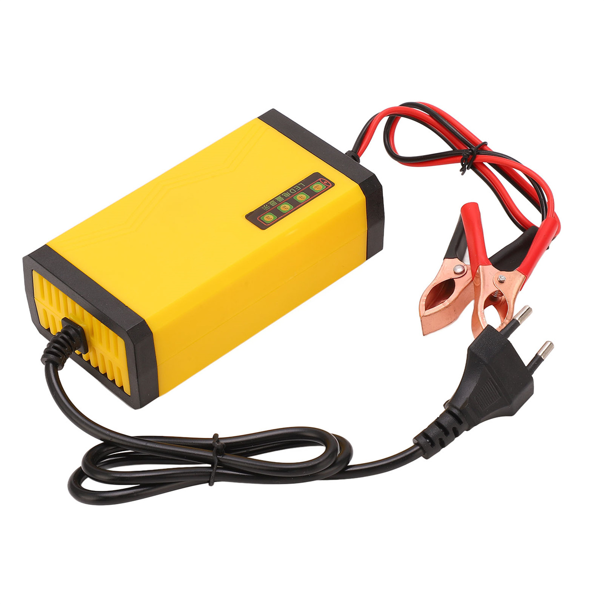 Gelbes Batterieladegerät mit Klemmen und Stecker, auf weißer Oberfläche. Schwarze und rote Kabel.