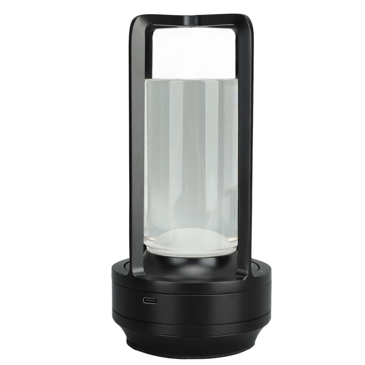 Schwarze moderne Laterne mit Griff. Klarer Zylinder mit Wasser. USB-Anschluss am Sockel.