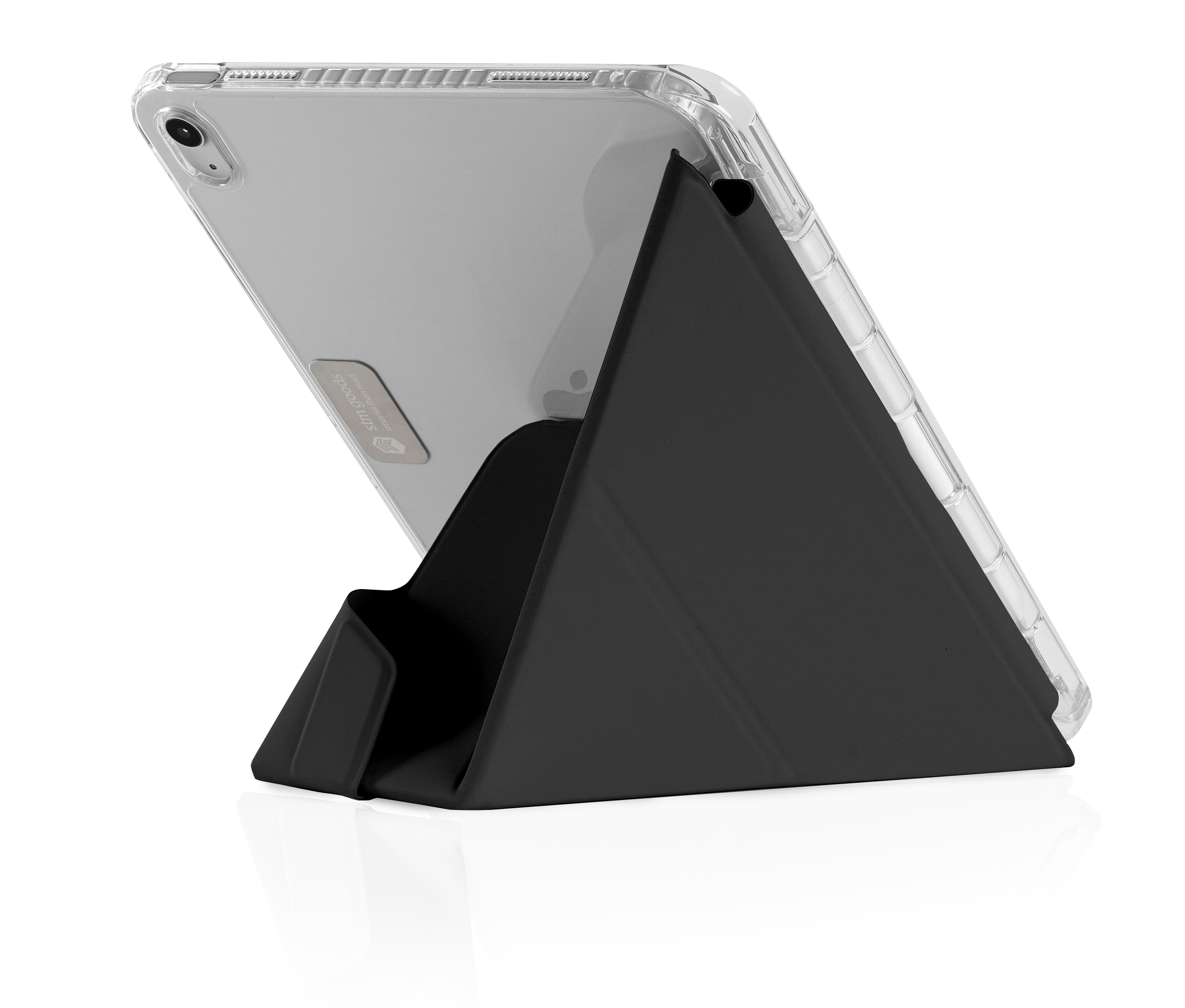 Tablet in klarer Hülle, auf schwarzem Ständer. Auf weißer Oberfläche.