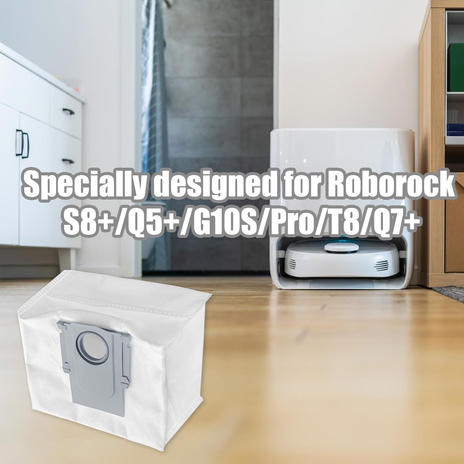 Biały worek do odkurzacza. W tle robot sprzątający i aranżacja pokoju.