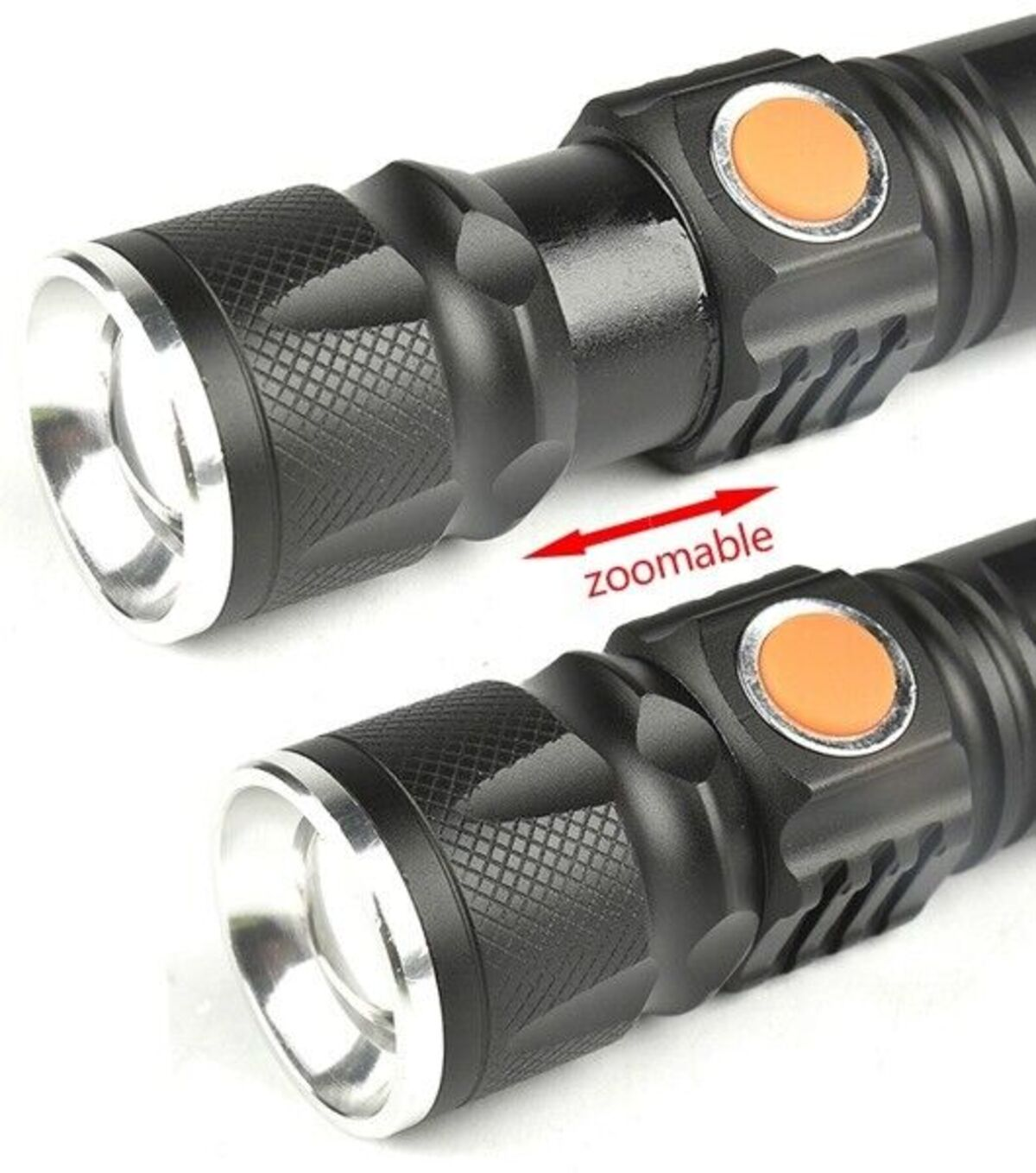 Zwei schwarze Taschenlampen nebeneinander. Die obere hat eine zoomfähige Funktion, durch Pfeil angezeigt.
