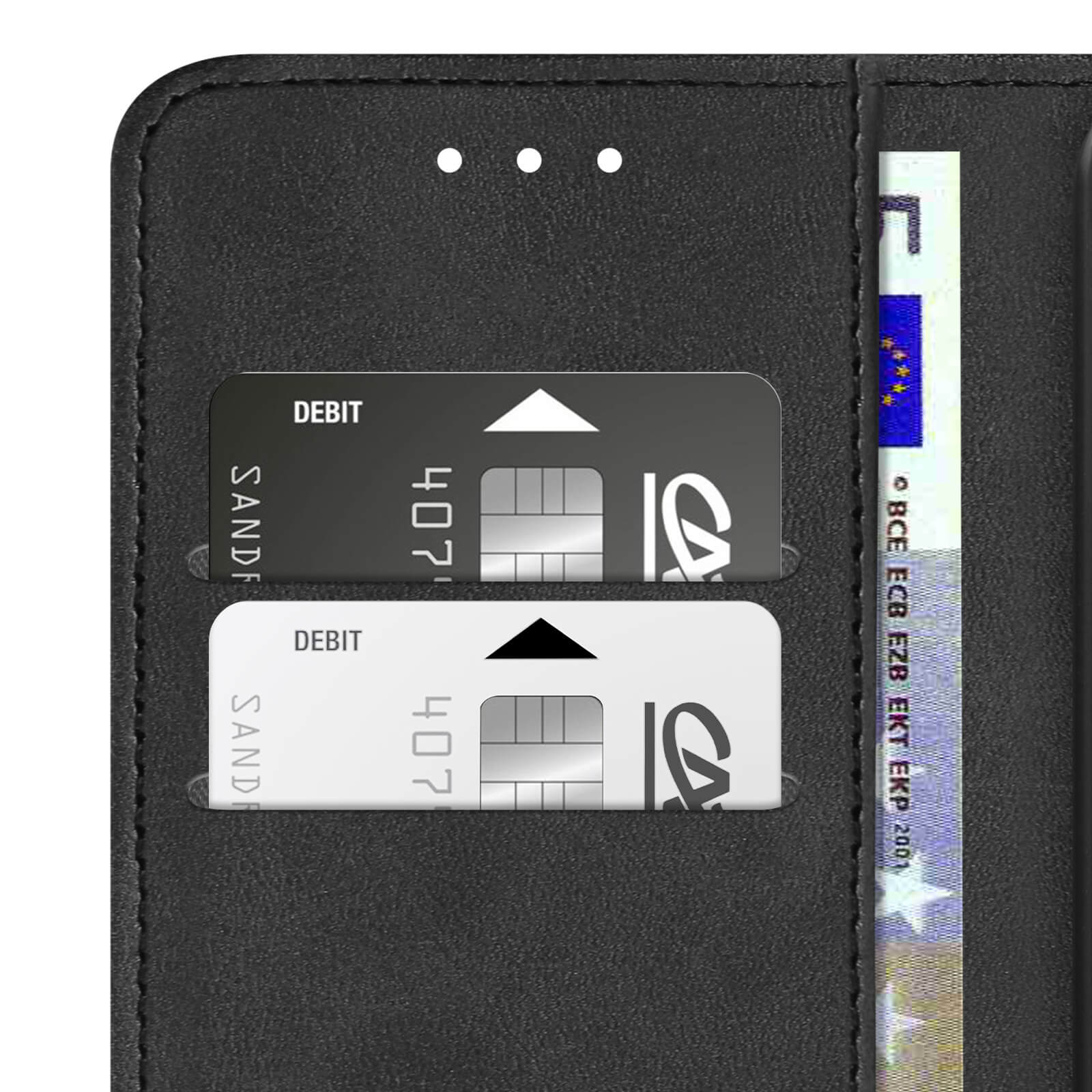 Un portafoglio nero con due carte di debito e una banconota in euro visibili, con un logo CA sulle carte.