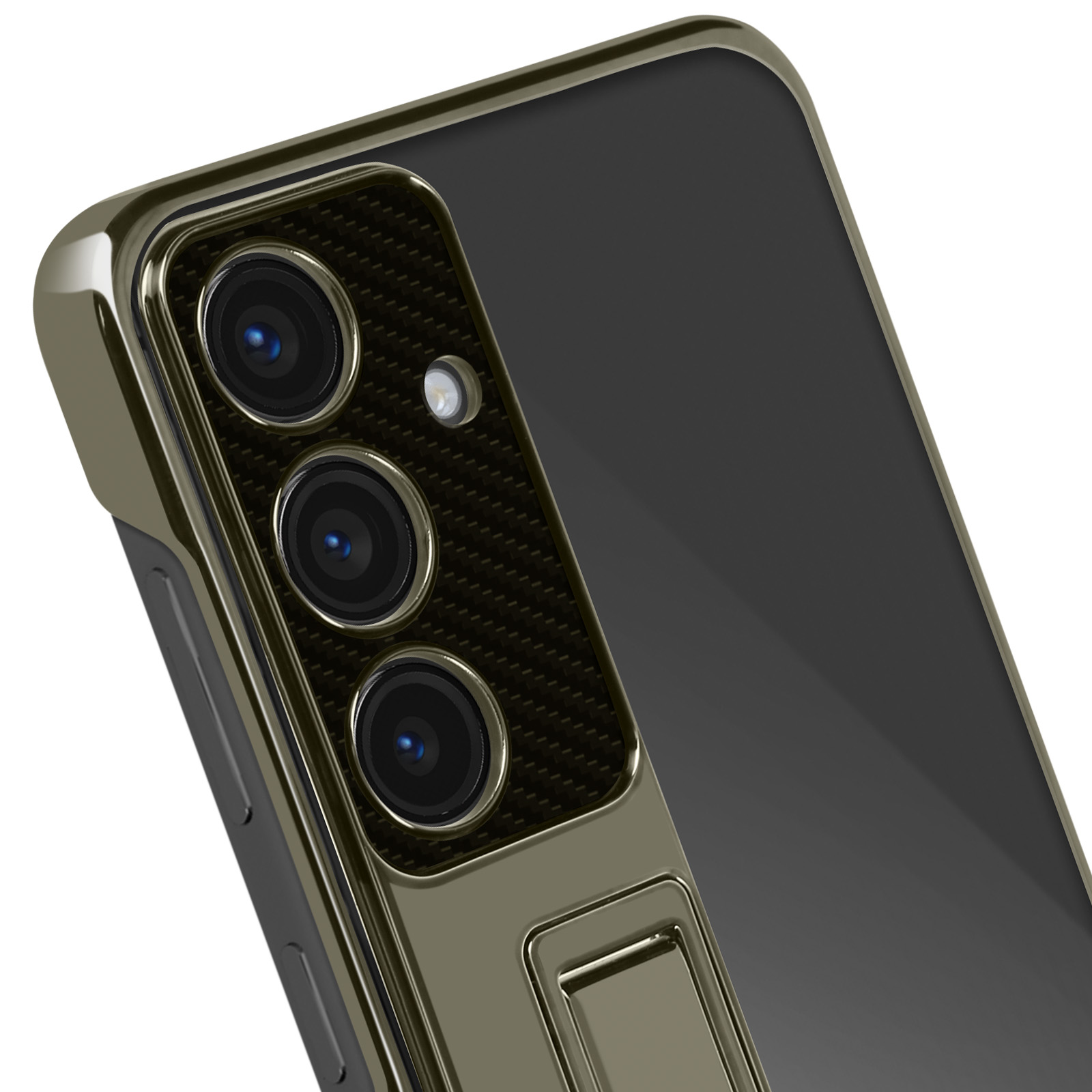 Primo piano del modulo fotocamera di un telefono con tre lenti.