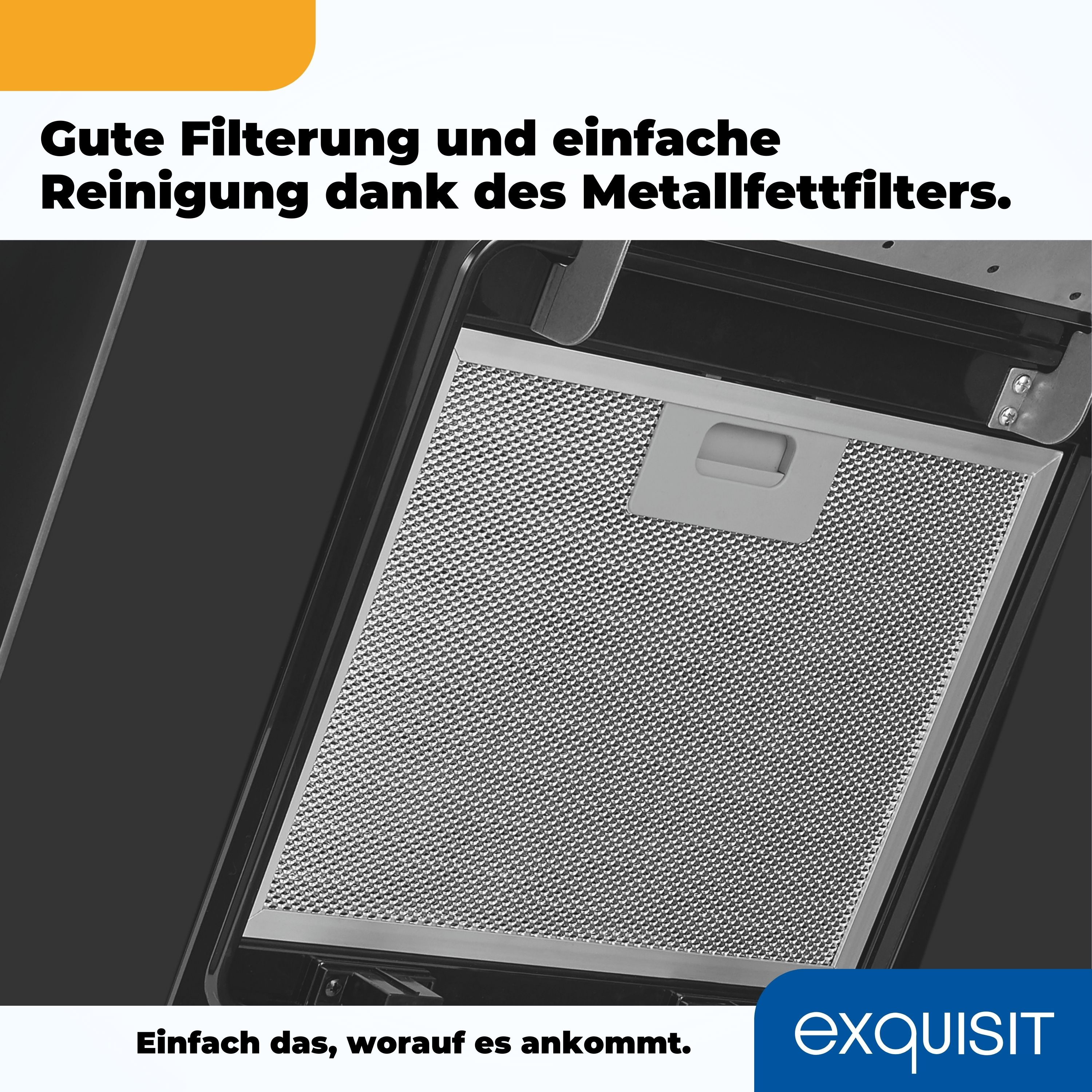 Nahaufnahme eines Metallfettfilters in einer schwarzen Dunstabzugshaube.