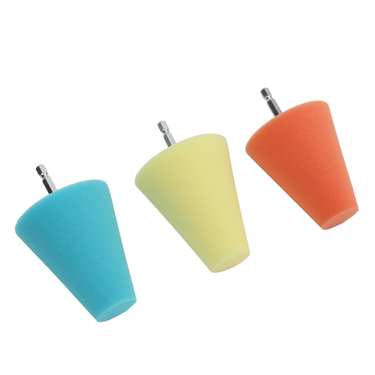 Drei kegelförmige Polierpads in Blau, Gelb und Orange.