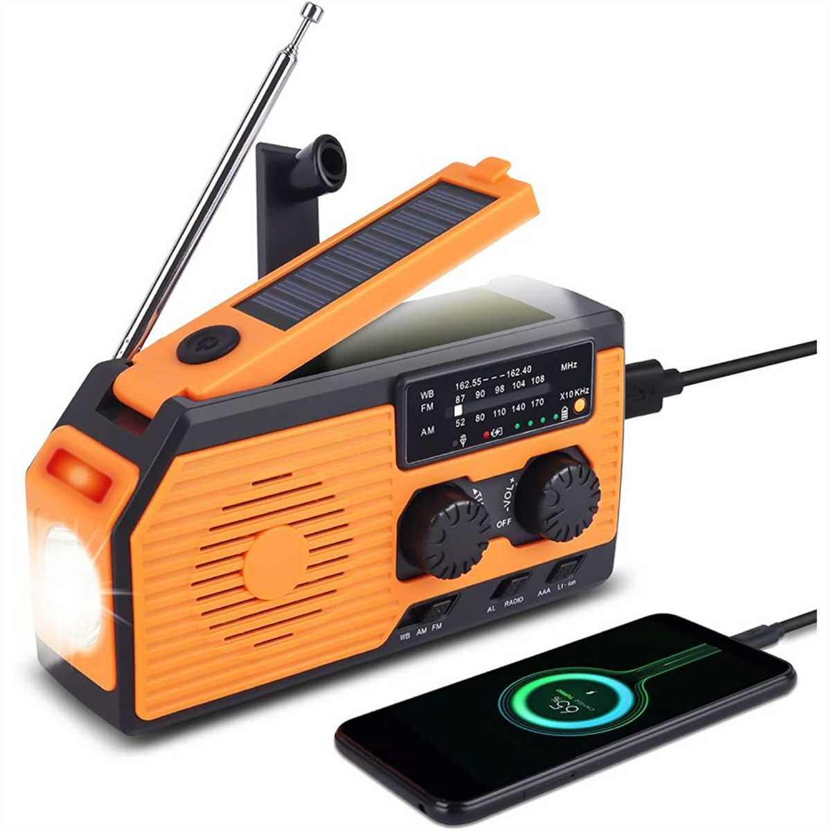 Oranges und schwarzes Notfallradio mit Solarpanel und Handyaufladung. Weißer Hintergrund.