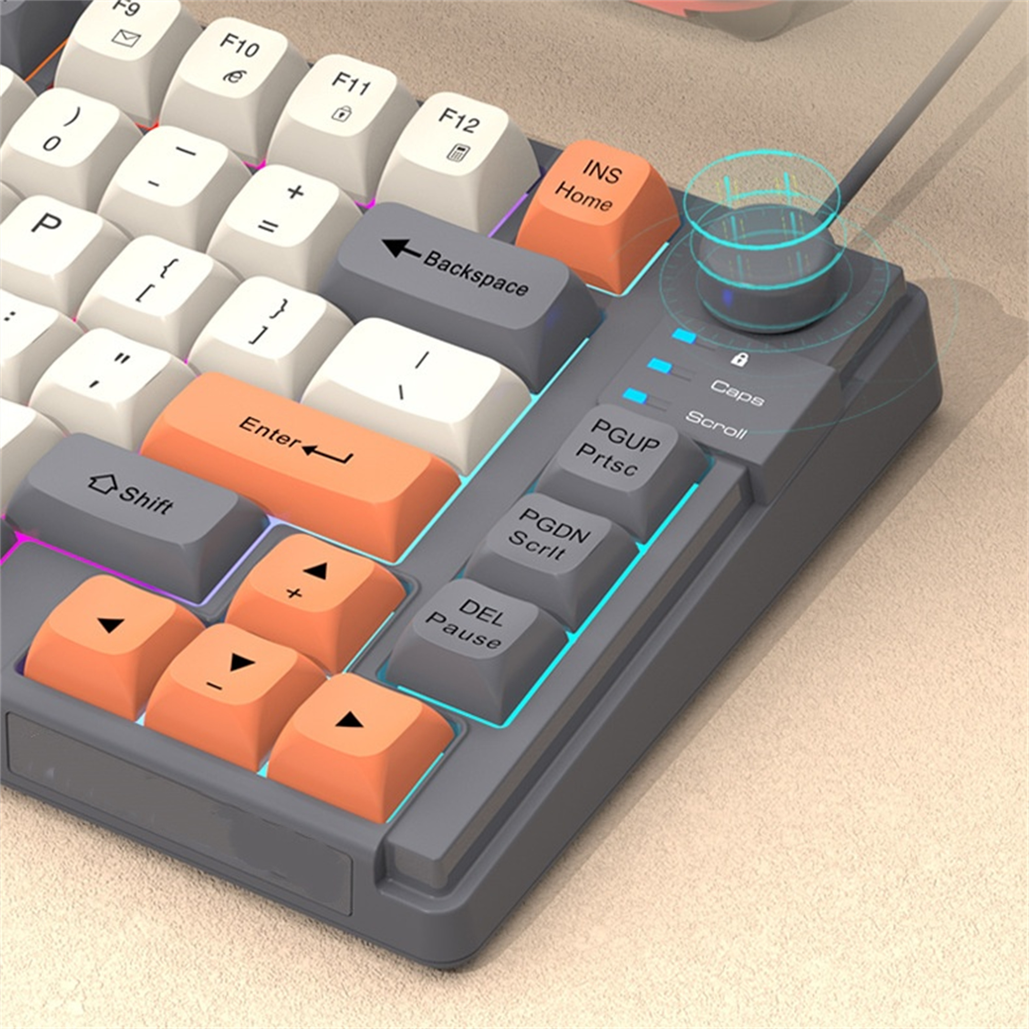 Tastatur mit weißen und orangefarbenen Tasten und einem Steuerrad.