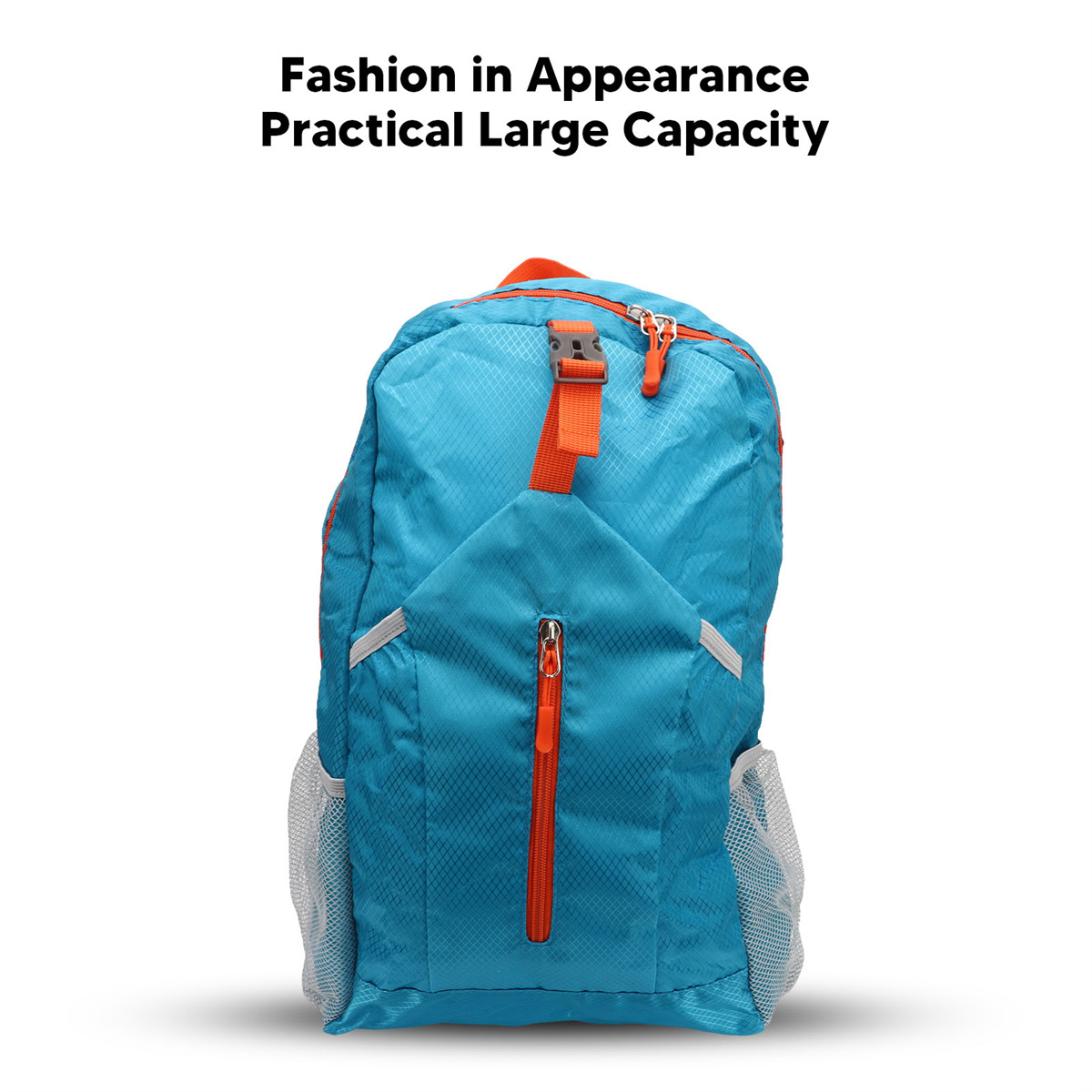 Ein blauer Rucksack mit orangefarbenen Akzenten, weißen Netztaschen und weißem Hintergrund.