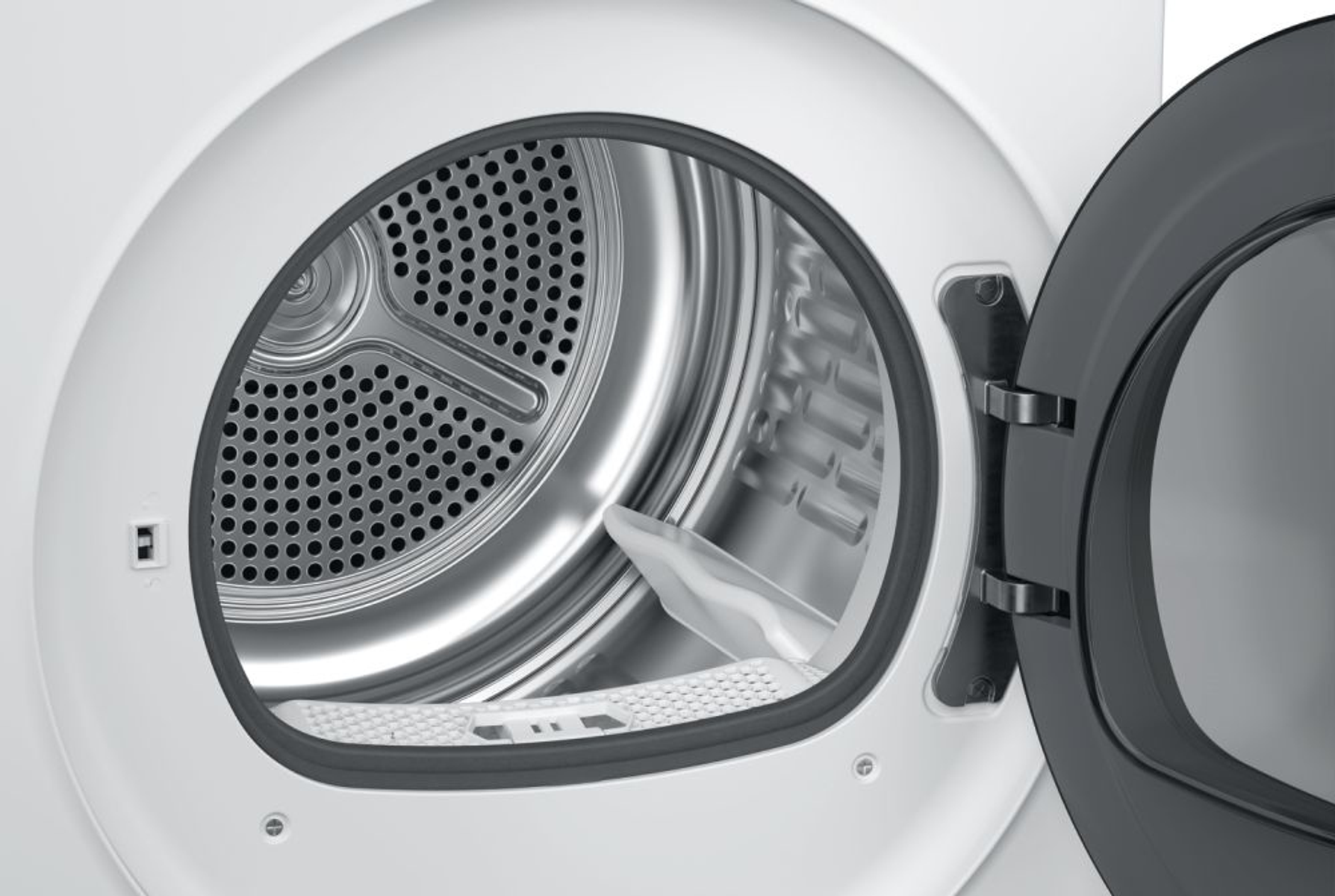Wnętrze pralki z otwartymi drzwiami, pokazujące elementy wewnętrzne. Białe tło.