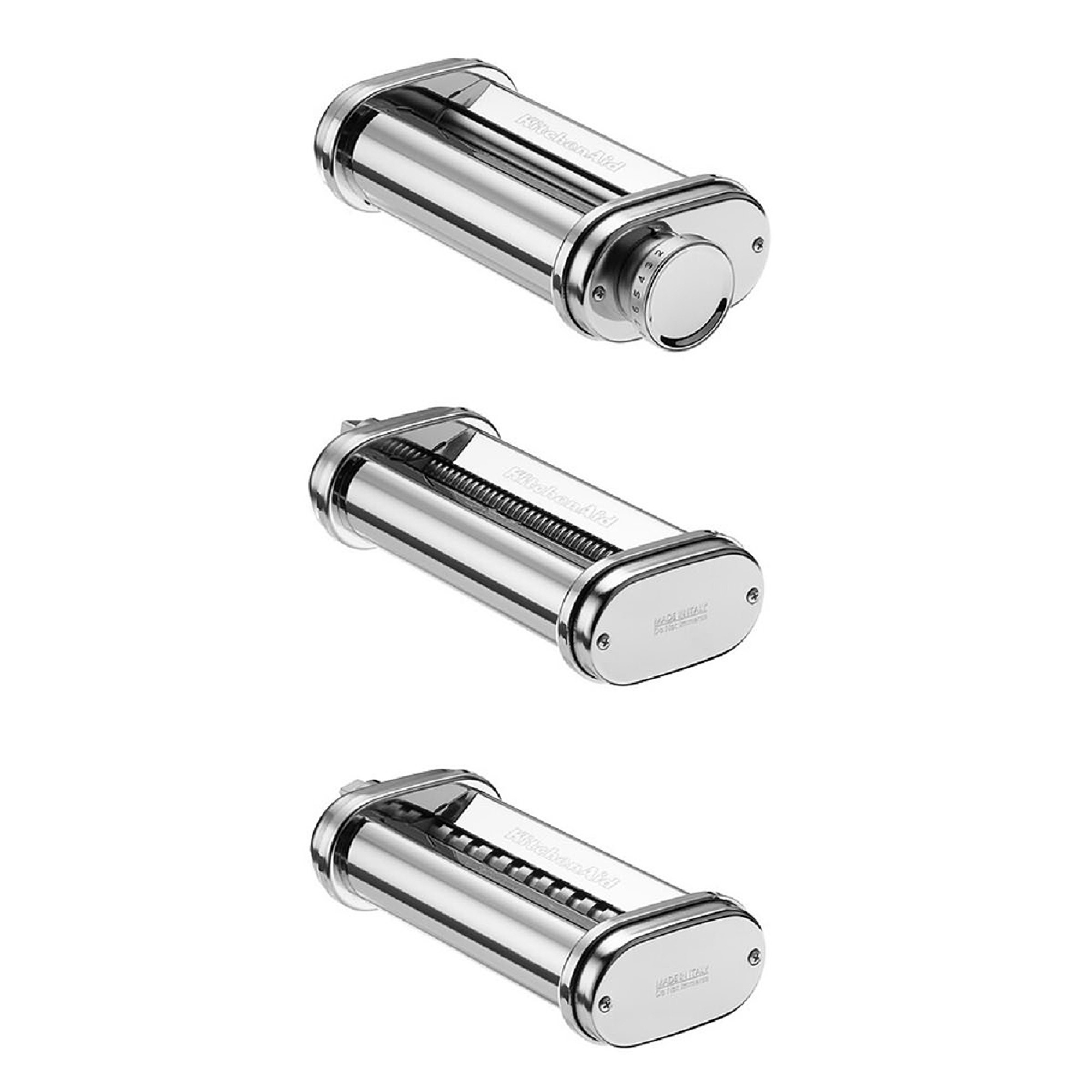 Trois machines à pâtes en acier inoxydable. La troisième montre la coupe-pâtes.