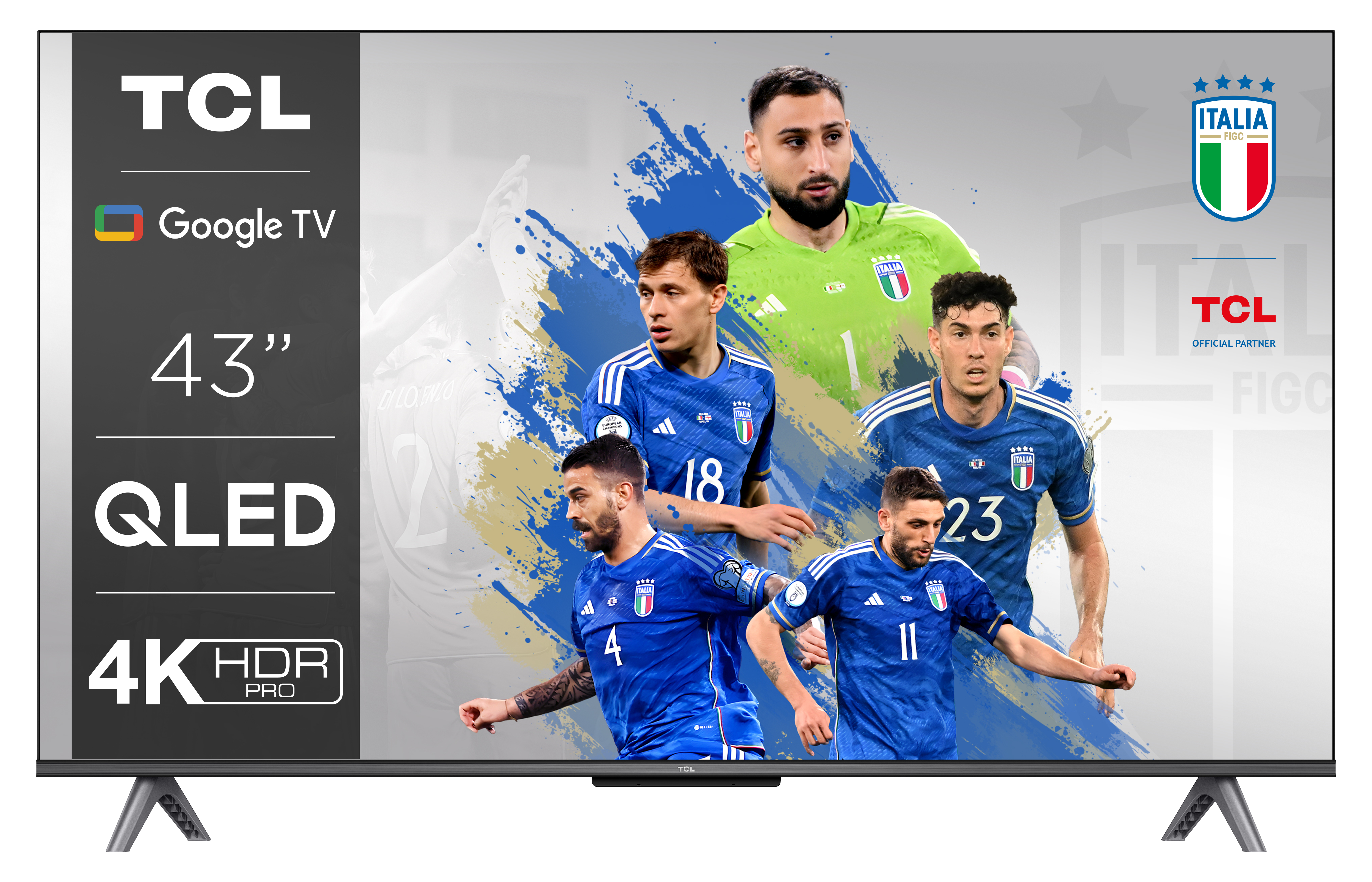 TV TCL mostrando partido de fútbol con jugadores italianos. Logos Google TV y 4K HDR Pro visibles.