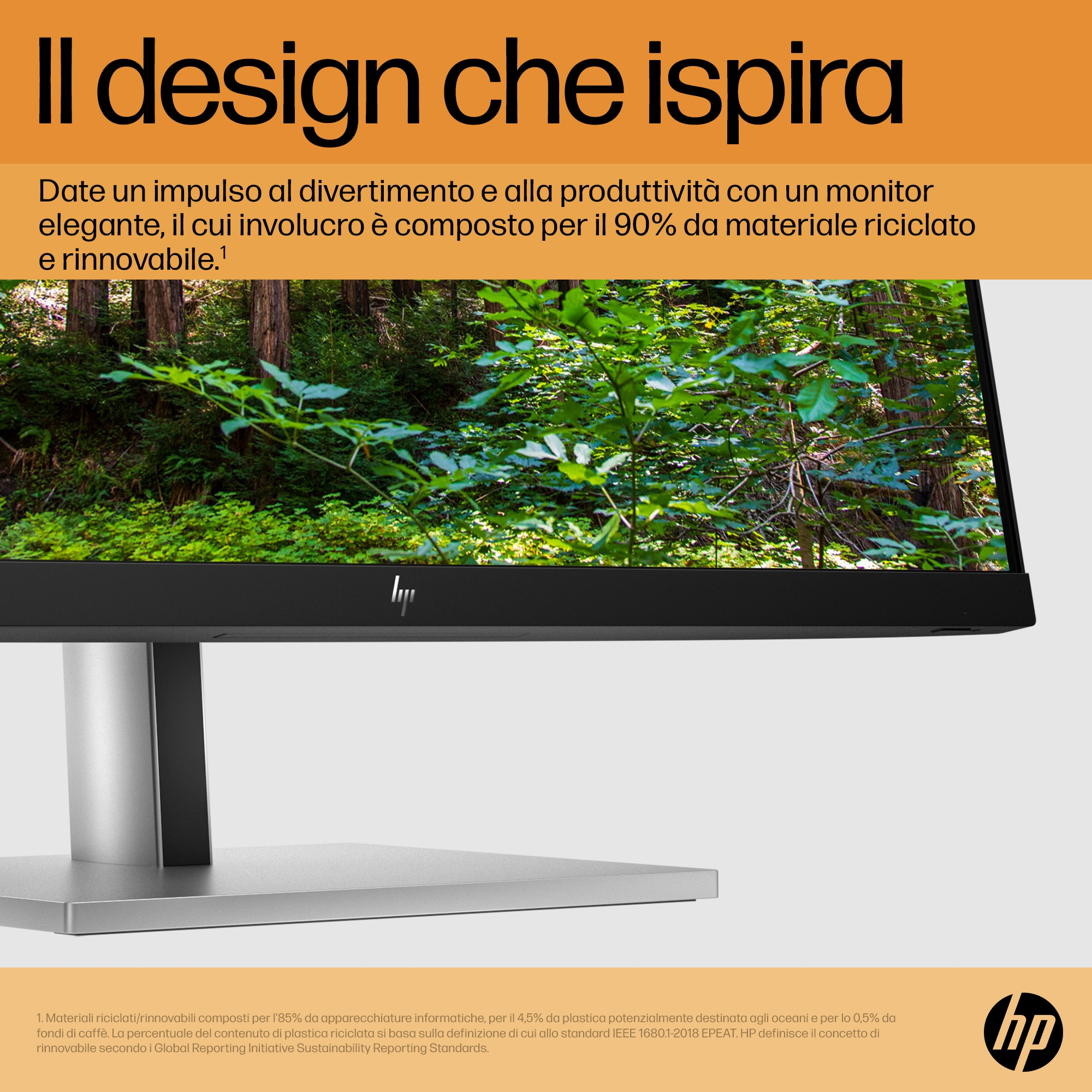 HP monitor met bosscène, tekst over design en 90% gerecycled materiaal.