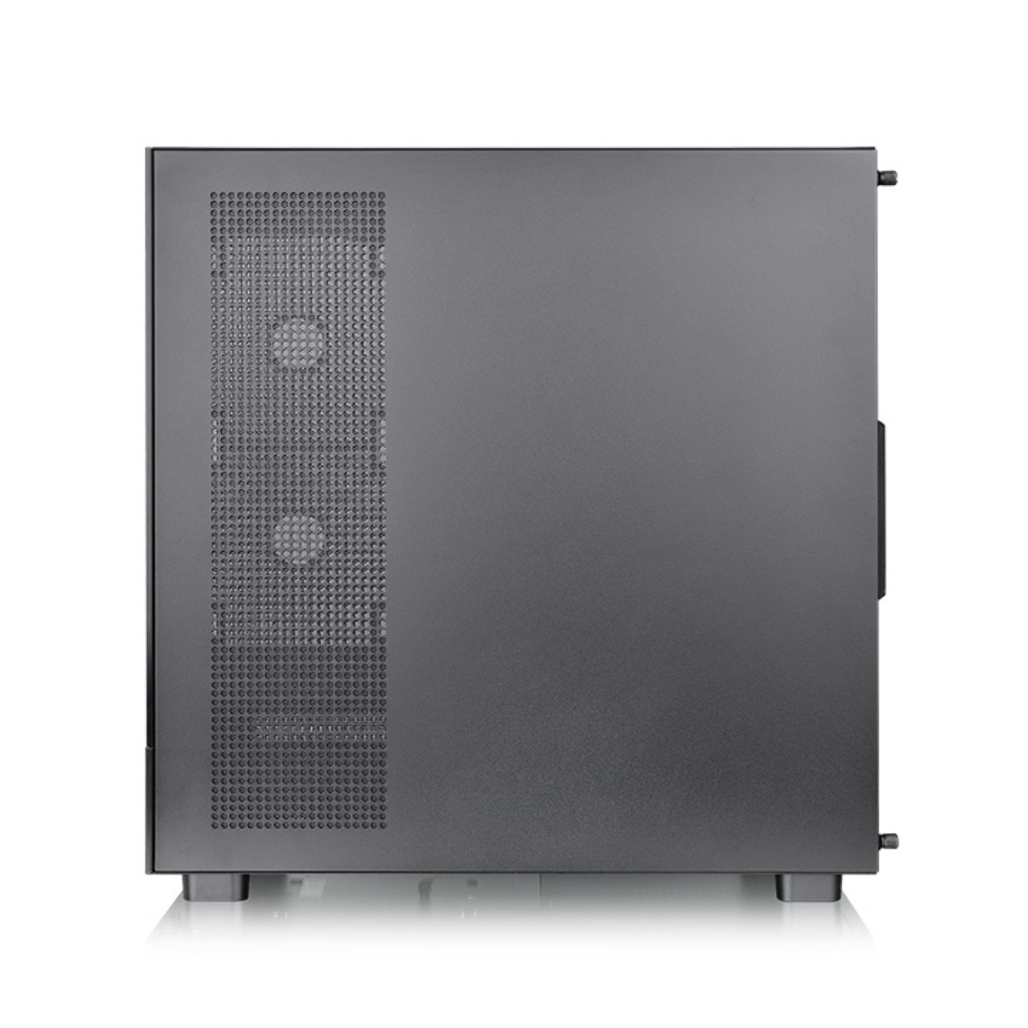 Un case per computer nero, vista laterale. Il pannello laterale ha una griglia e due ventole.