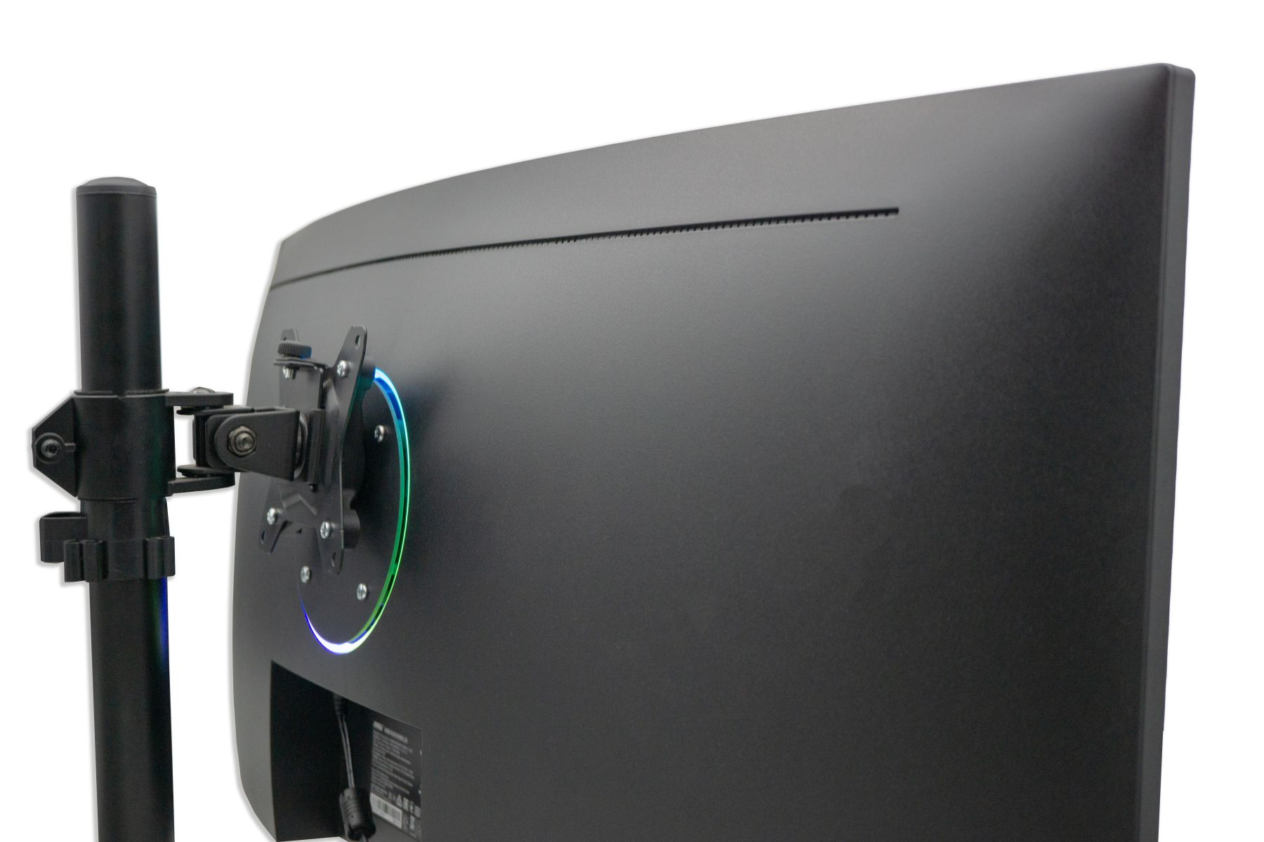 Ein gebogener Monitor an einem schwarzen Ständer befestigt. Der Monitor hat ein kreisförmiges Licht und einen Anschluss.