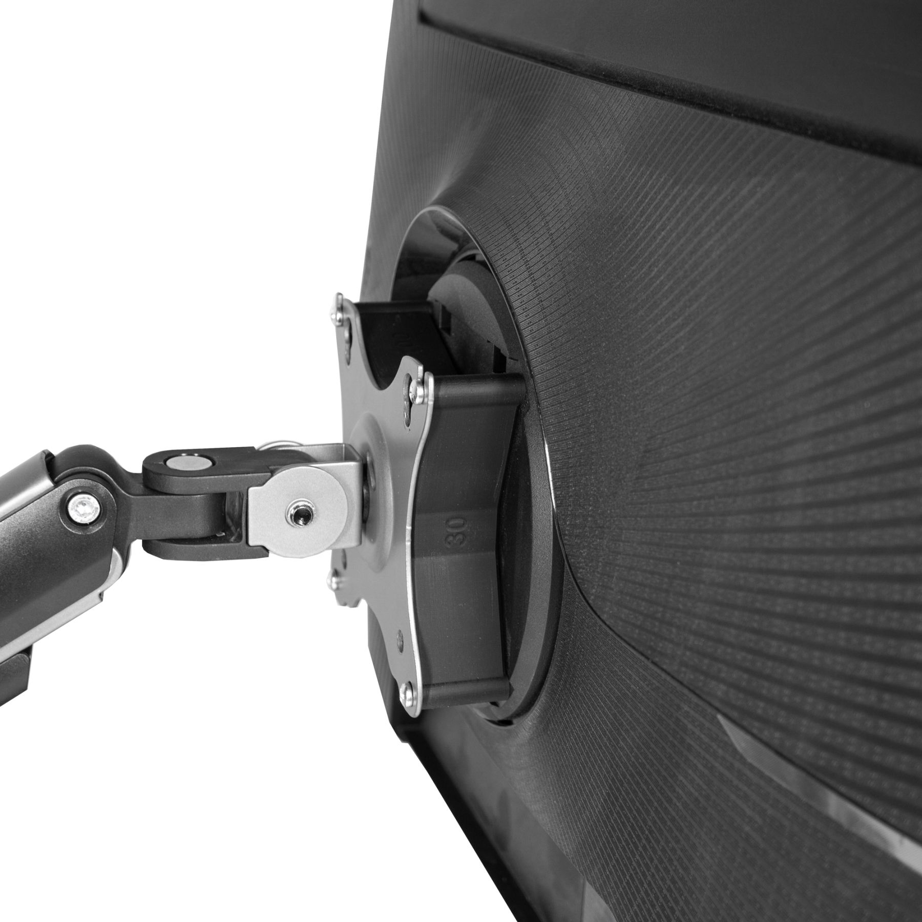 Ein Monitorarm, der an einem Monitor befestigt ist, mit Fokus auf den Befestigungsmechanismus.