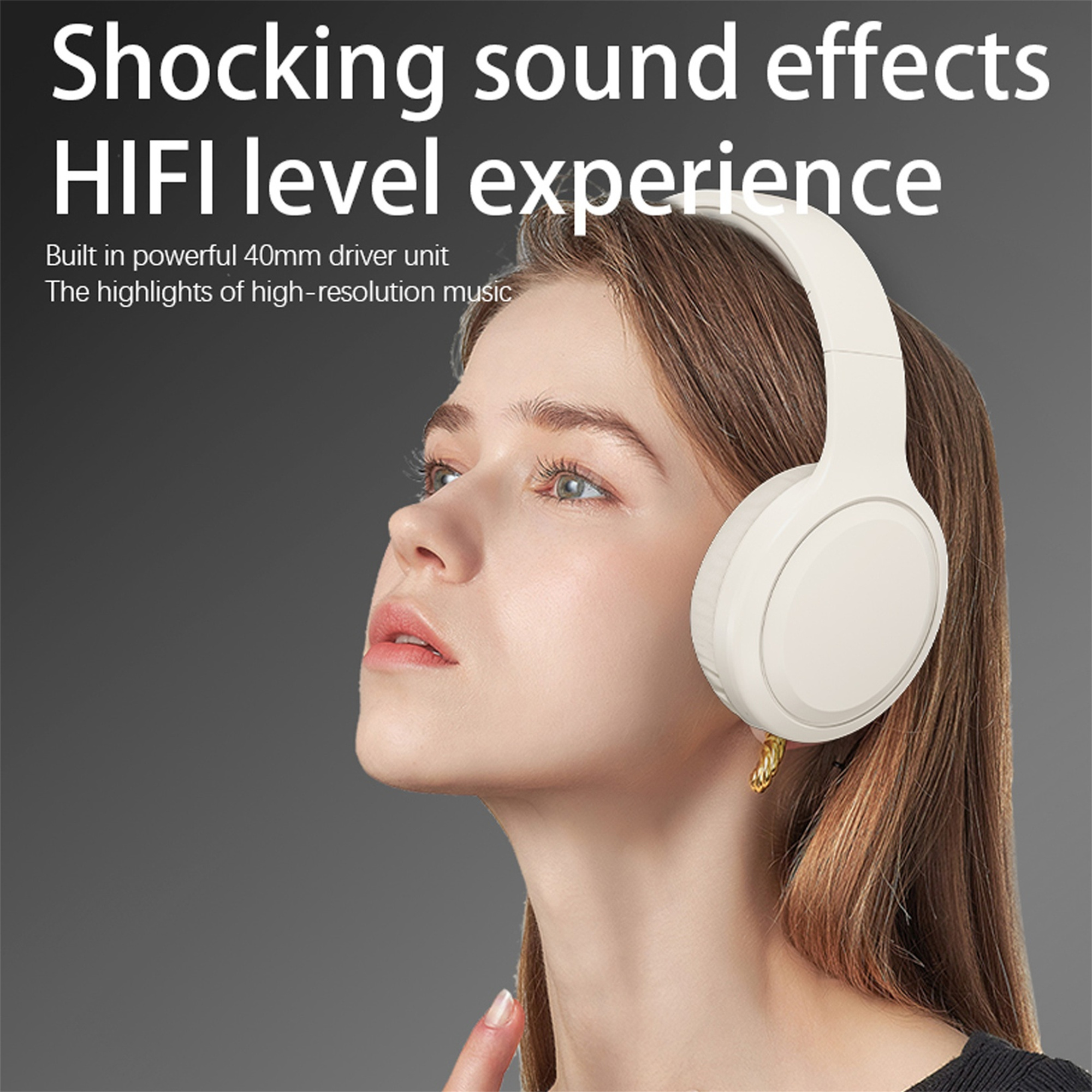 Eine Frau mit weißen Kopfhörern. Der Text auf dem Bild lautet: 'Schockierende Soundeffekte HI-FI Level Experience'.
