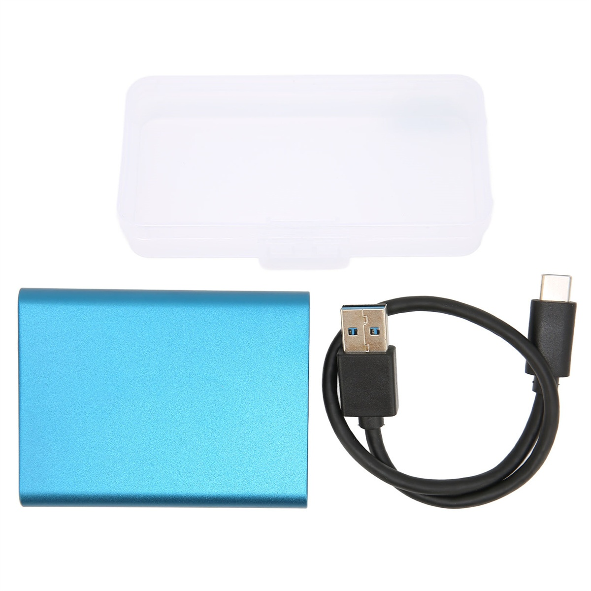 Blaue externe Festplatte aus Aluminium mit USB-Kabel und durchsichtiger Plastikbox auf weißem Hintergrund.