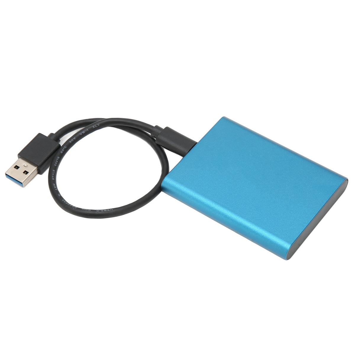 Eine blaue externe Festplatte mit angeschlossenem USB-Kabel. Das Kabel ist schwarz, und der Hintergrund ist weiß.