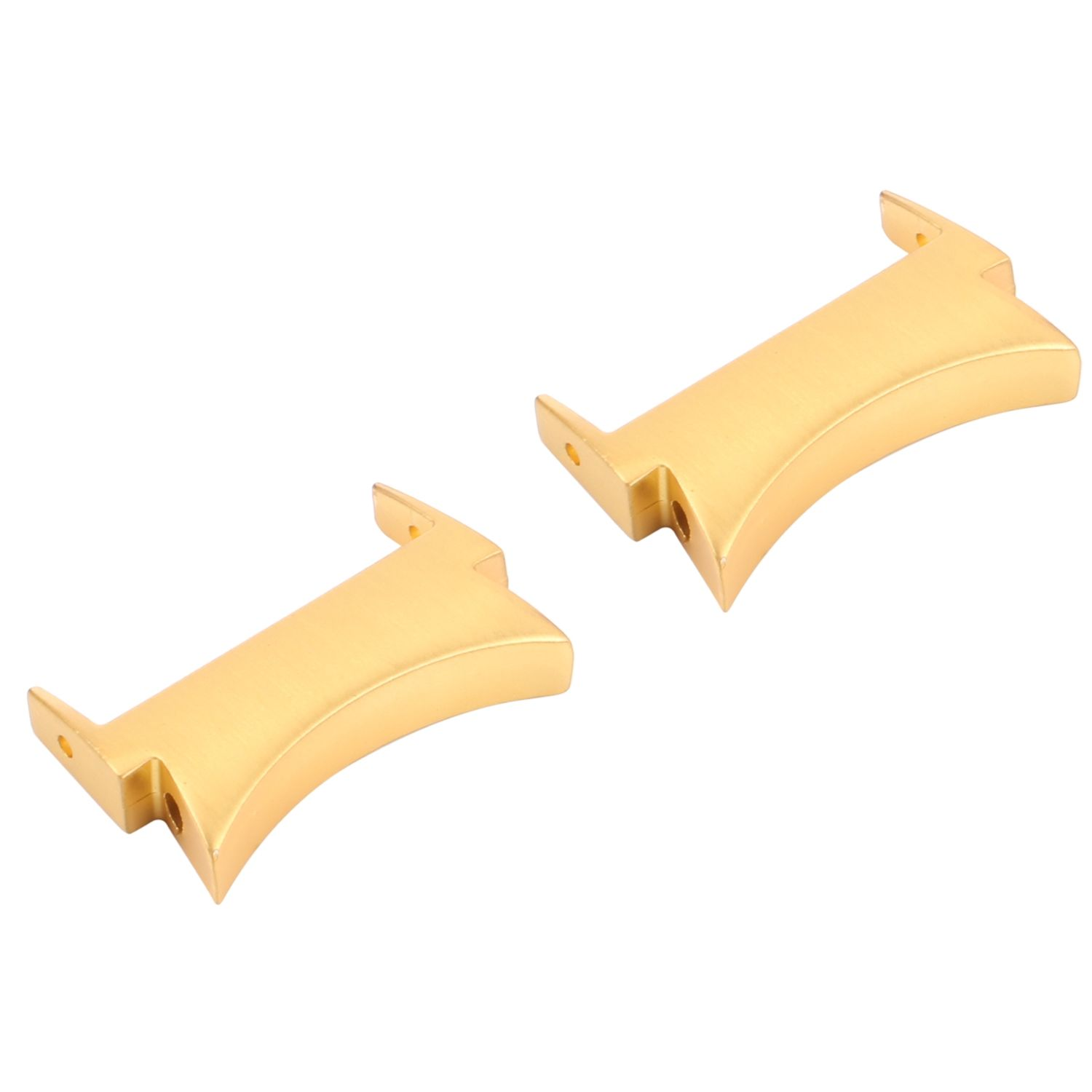 Zwei goldene, gebogene Schrankgriffe sind vor weißem Hintergrund isoliert und zeigen ein dekoratives Design.