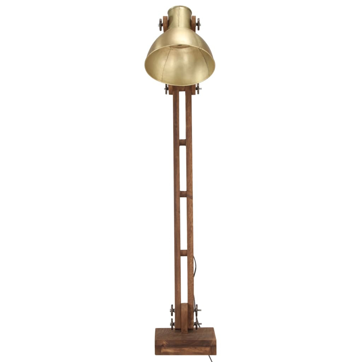 Holz-Stehlampe mit Messing-Lampenschirm. Die Lampe steht auf weißem Hintergrund.