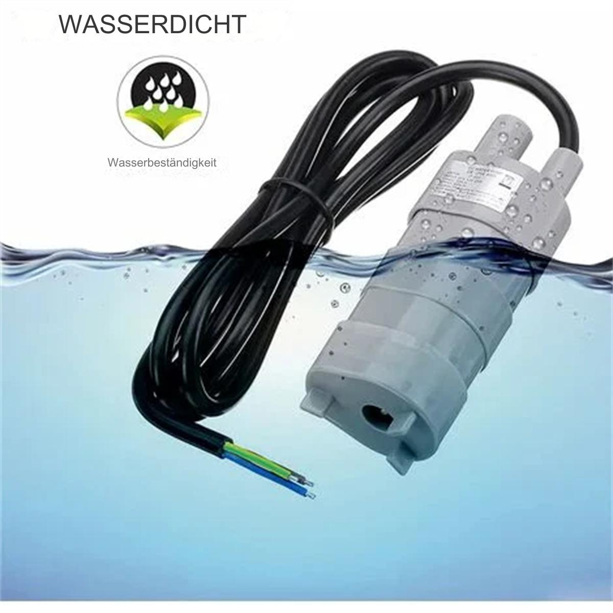 Eine wasserdichte Pumpe mit schwarzem Kabel und Wassertropfen, die ihre Wasserbeständigkeit in einer blauen Wassereinstellung zeigt.