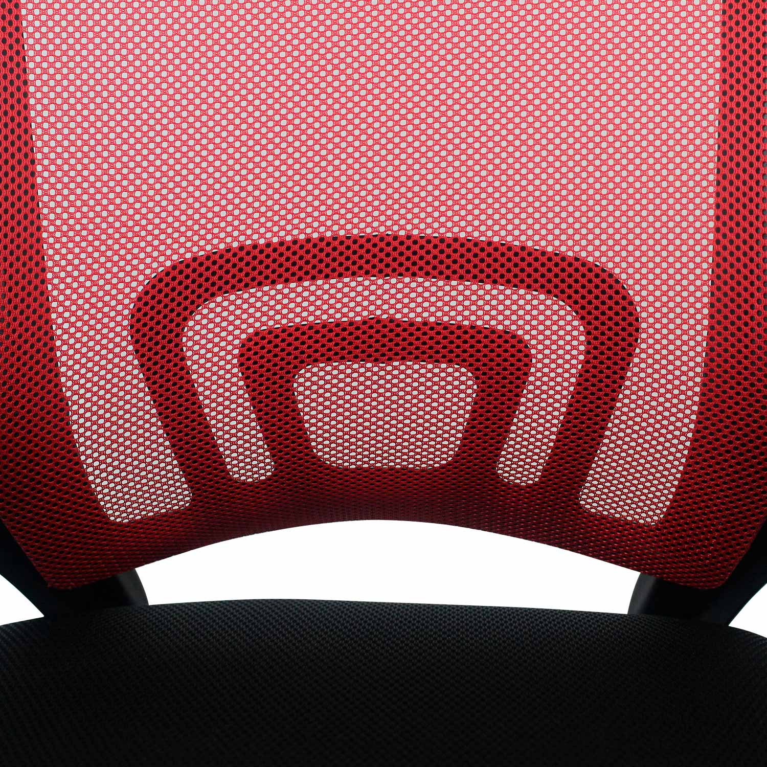Respaldo de malla roja de una silla de oficina, mostrando detalles.