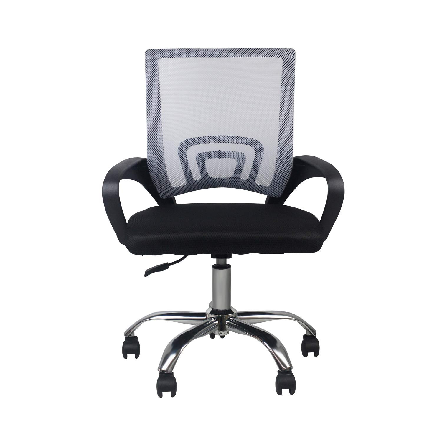 Una silla de oficina con respaldo de malla y base cromada.