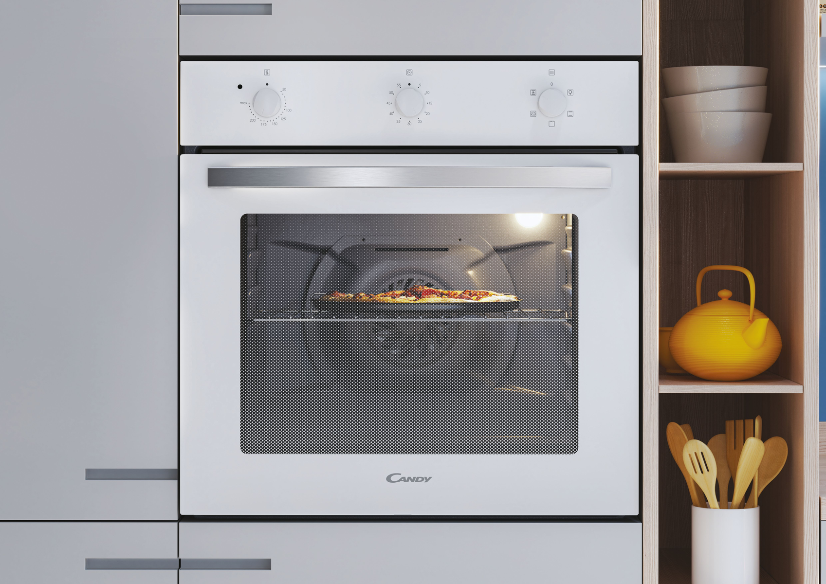 Forno bianco con pizza dentro, in una scena cucina.