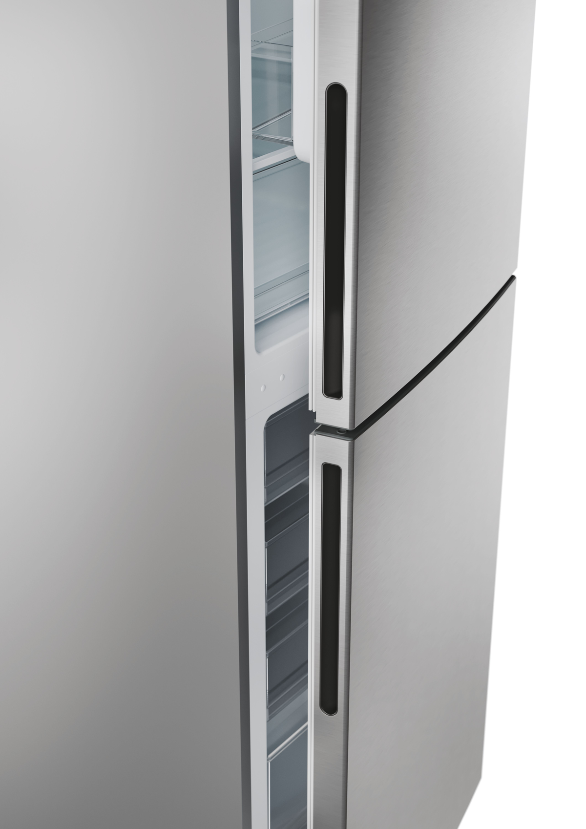 Vista lateral de un refrigerador de acero inoxidable. Puertas entreabiertas, interior visible.
