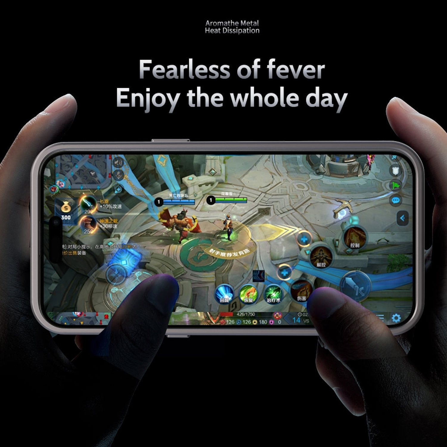 Hände halten ein Telefon mit einem Spiel auf dem Bildschirm. Das Spiel zeigt kämpfende Charaktere.
