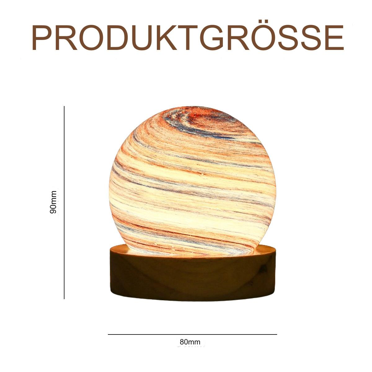 Glaskugellampe auf Holzsockel, mit Maßangaben, vor weißem Hintergrund. Die Lampe ist beleuchtet.