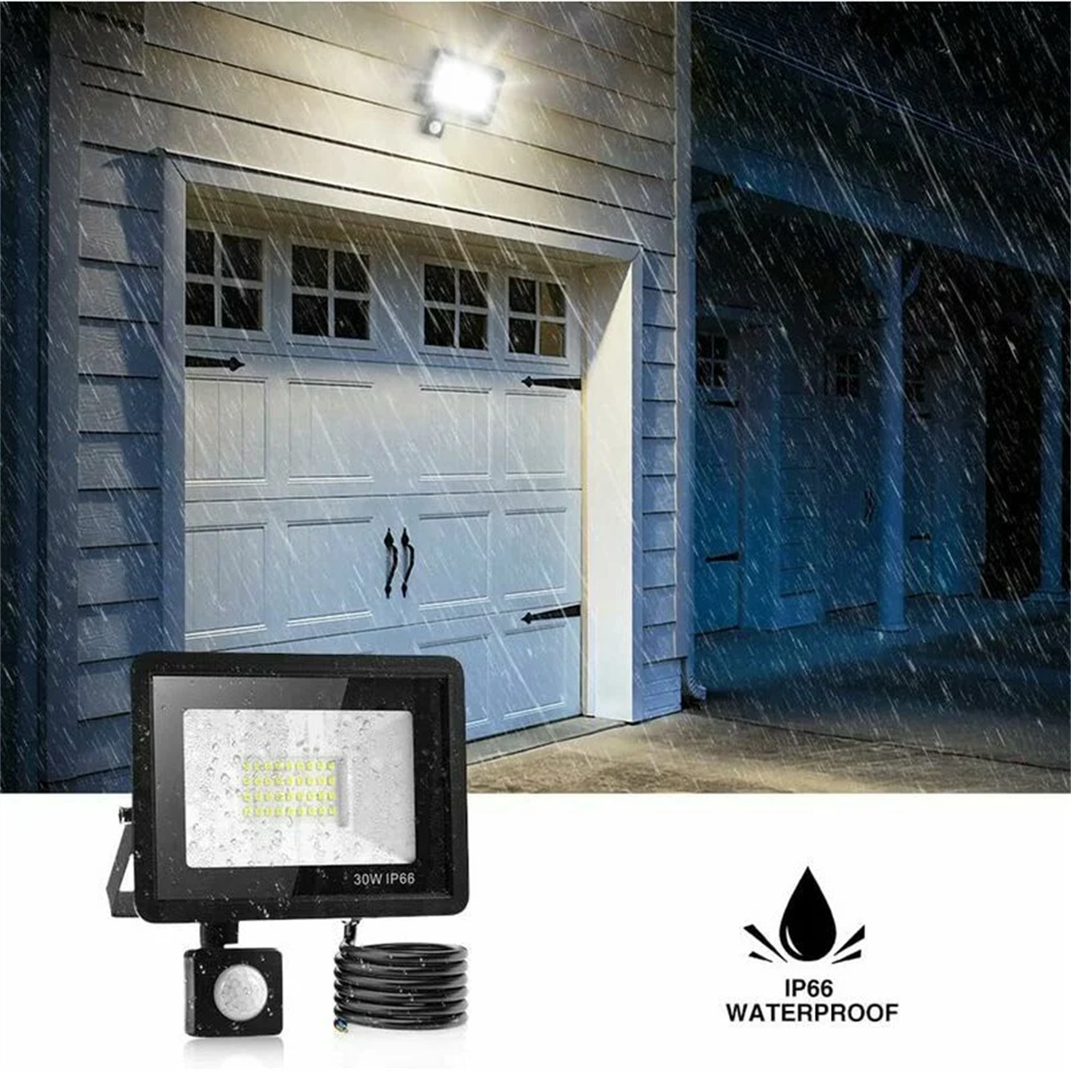 Schwarzer Flutlichtstrahler, der eine Garage beleuchtet. Es regnet, und das Licht ist wasserdicht.