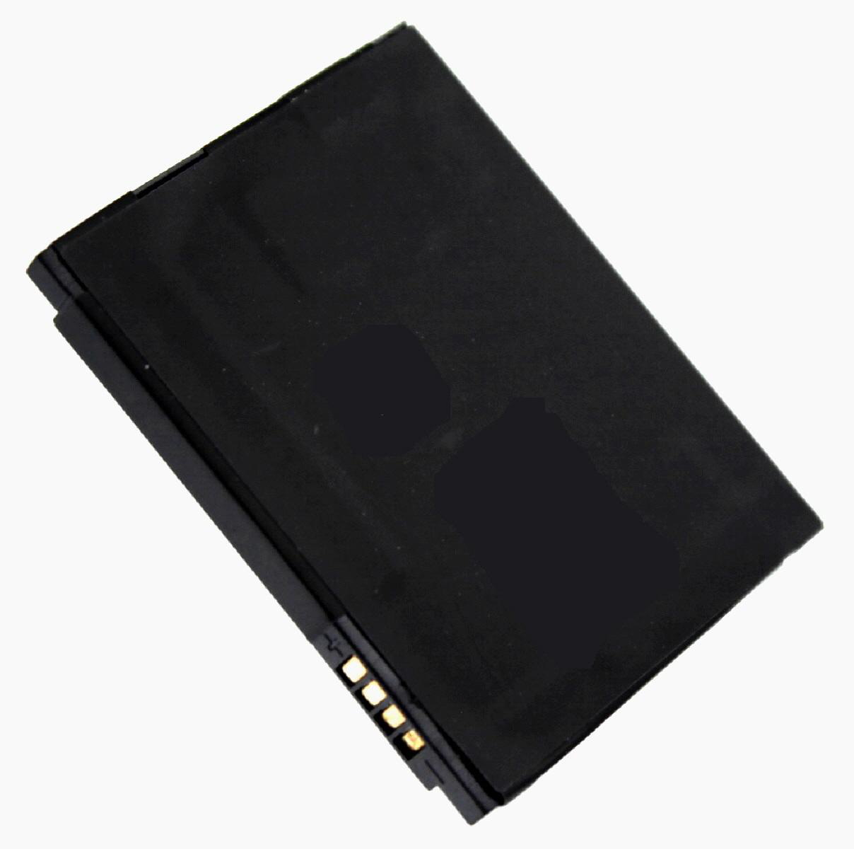 Eine schwarze Batterie mit goldfarbenen Anschlüssen. Die Batterie hat Etiketten.